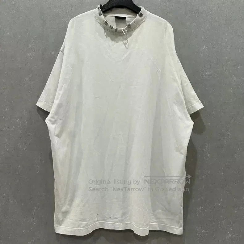 Balenciaga Balenciaga Perforated Collar Hole Short Sleeve. Size US S / EU 44-46 / 1 - 1 Thumbnail