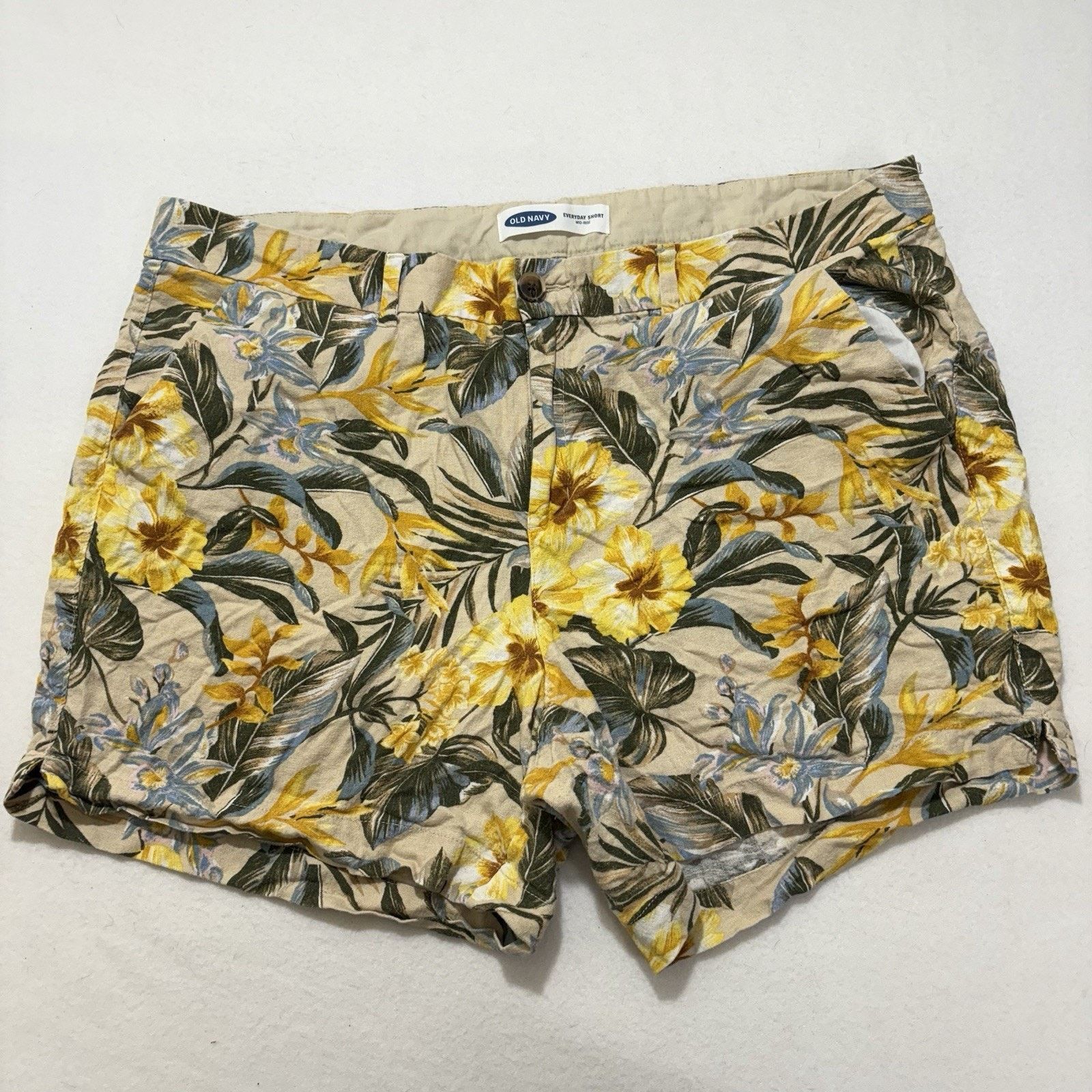 Old Navy Old Navy 20 Everyday Shorts 5" Inseam Yellow Hawaiian Floral Size 42" / US 20 - 1 Thumbnail