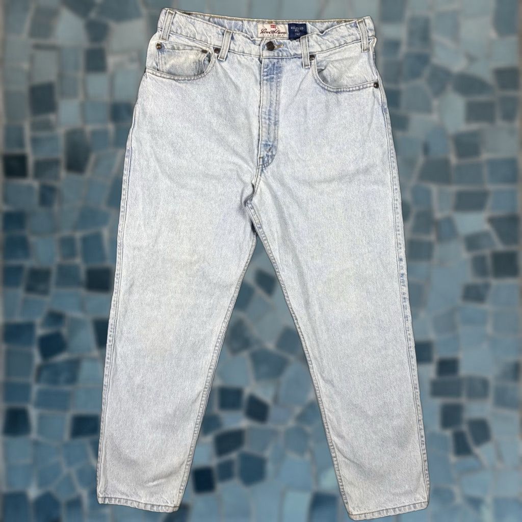 Levi's VINTAGE Levi's 540 Jeans Mens 34x29 Lightwash Denim 90s Relaxed Blue 5-Pocket Mens Regular Jeans US 90s Men Size US 34 / EU 50 - 1 Thumbnail