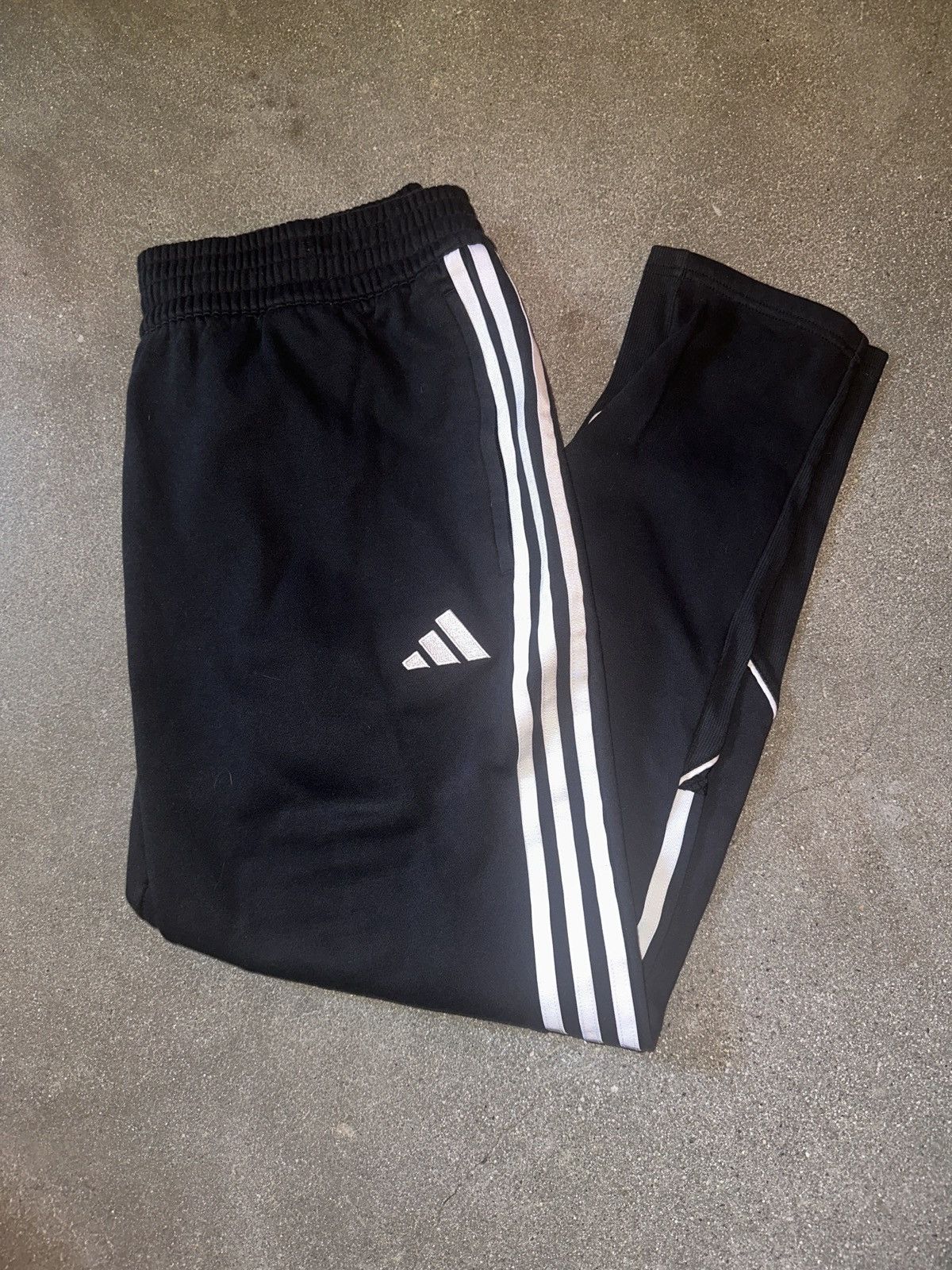 Adidas Adidas Tiro Sweatpants Size US 38 / EU 54 - 1 Thumbnail