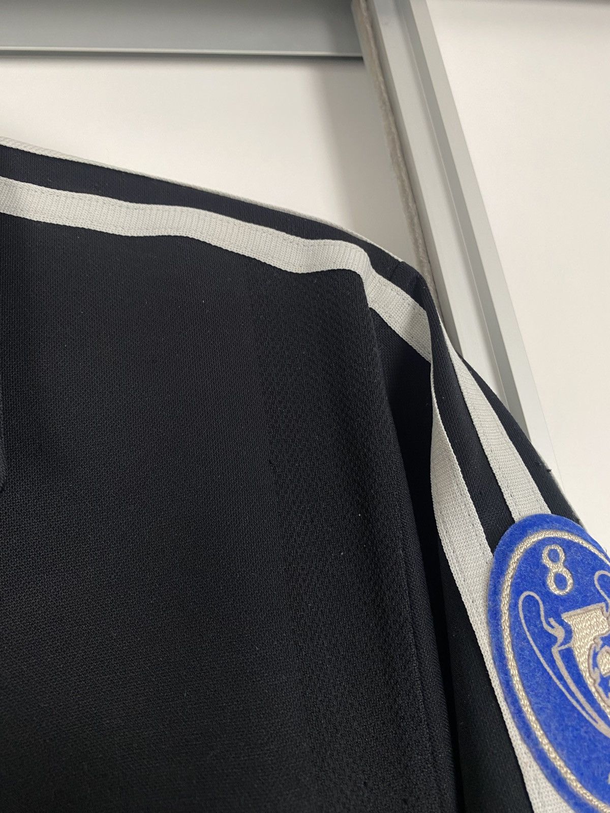 Adidas Real Madrid x Adidas 2001 2002 01/02 Away kit champions Size US M / EU 48-50 / 2 - 5 Thumbnail