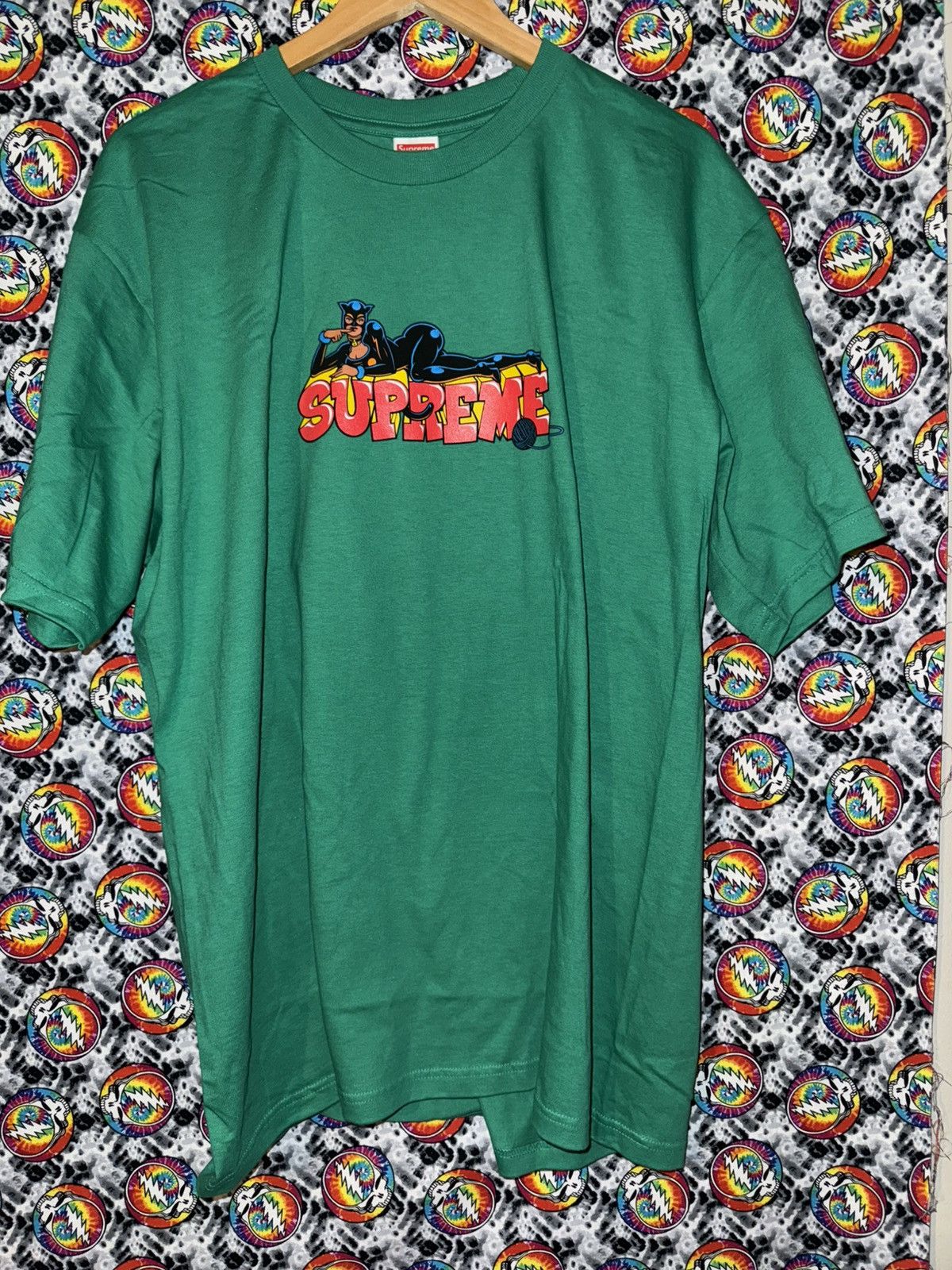 NEW SUPREME CATWOMEN TEE