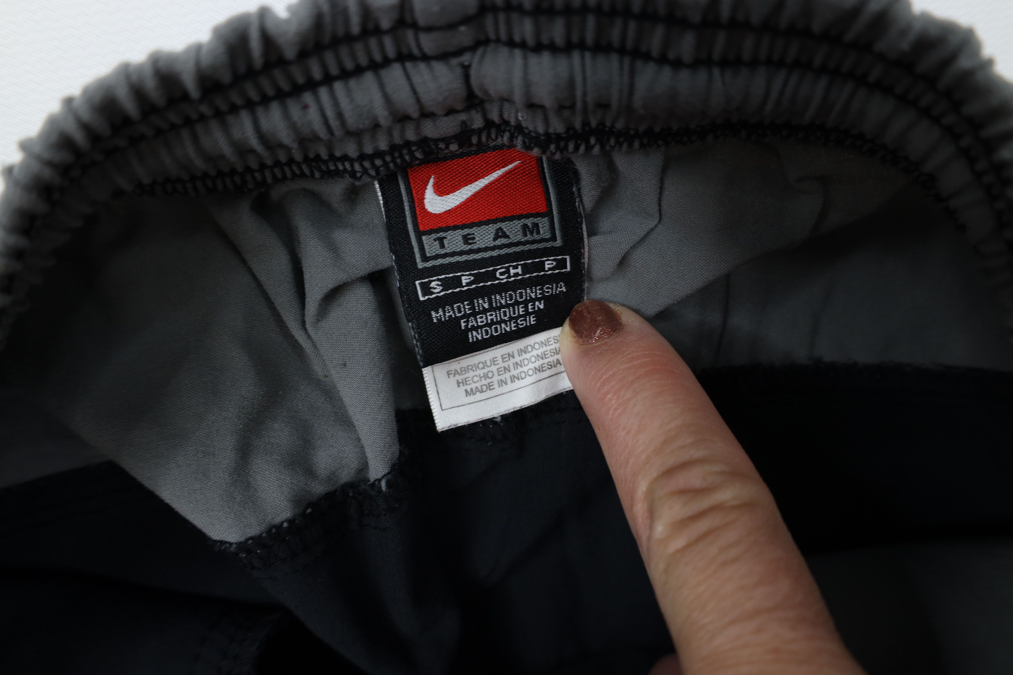 Nike Vintage Nike Mini Swoosh Tapered Leg Pants Black Stretch Size US 32 / EU 48 - 10 Thumbnail