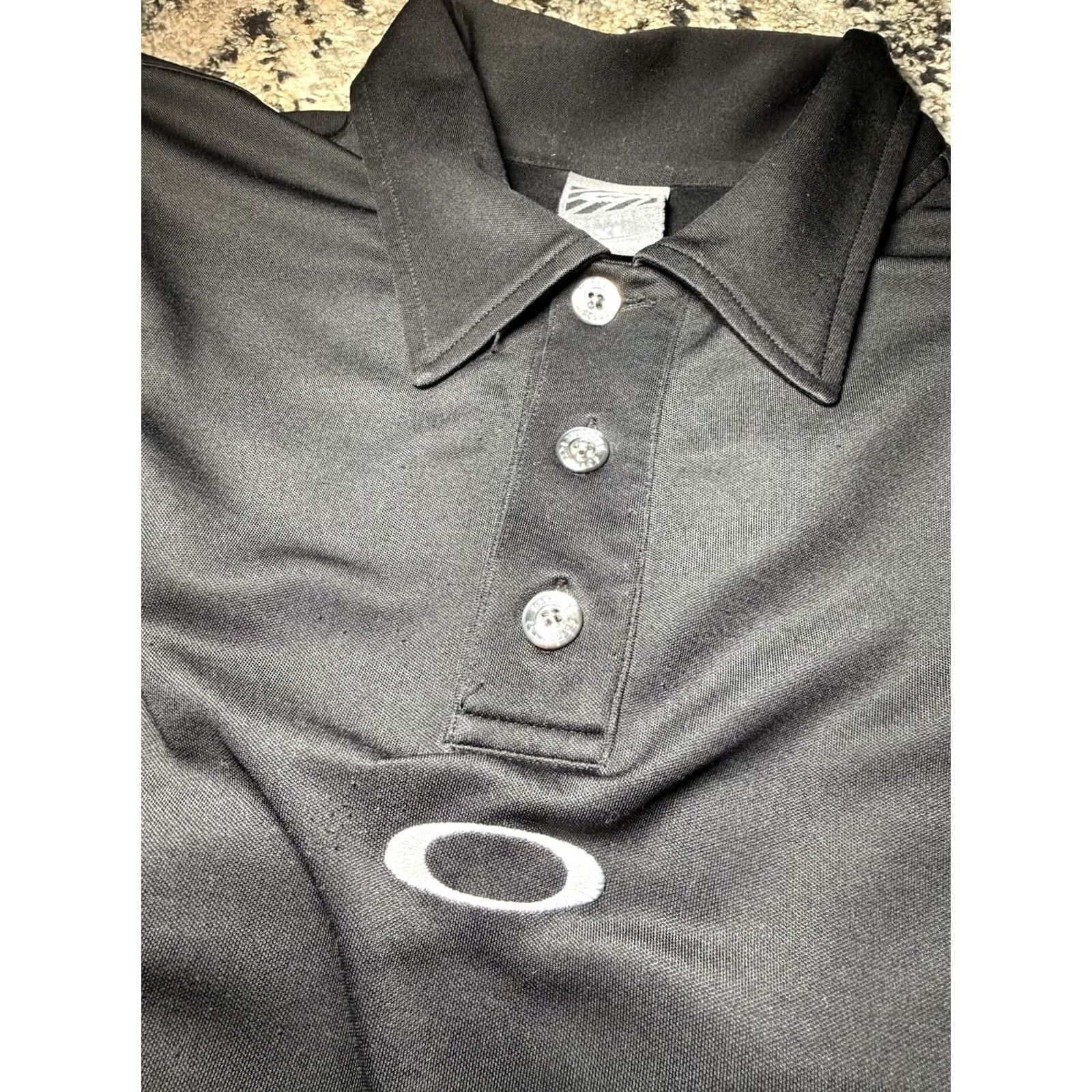 Oakley VINTAGE Oakley Polo Shirt Men XL Black Logo 90s Vaporwave Embroidered Short Sleeve Golf Skateboard Size US XL / EU 56 / 4 - 3 Thumbnail