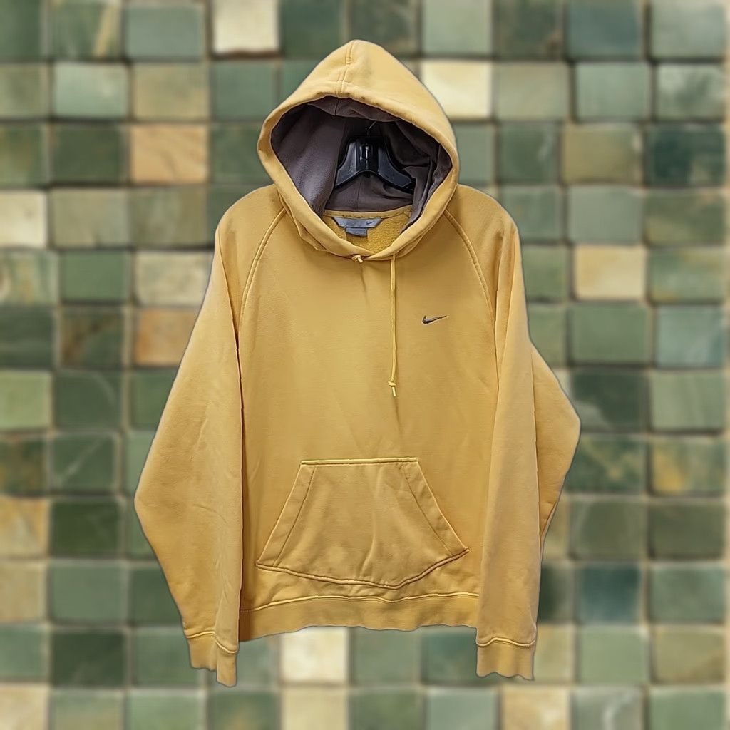Nike VINTAGE Nike Pullover Hoodie Mens L Yellow Swoosh Ernst & Young Logo 2000s Decade Distressed Frayed Cuffs Size US L / EU 52-54 / 3 - 1 Thumbnail
