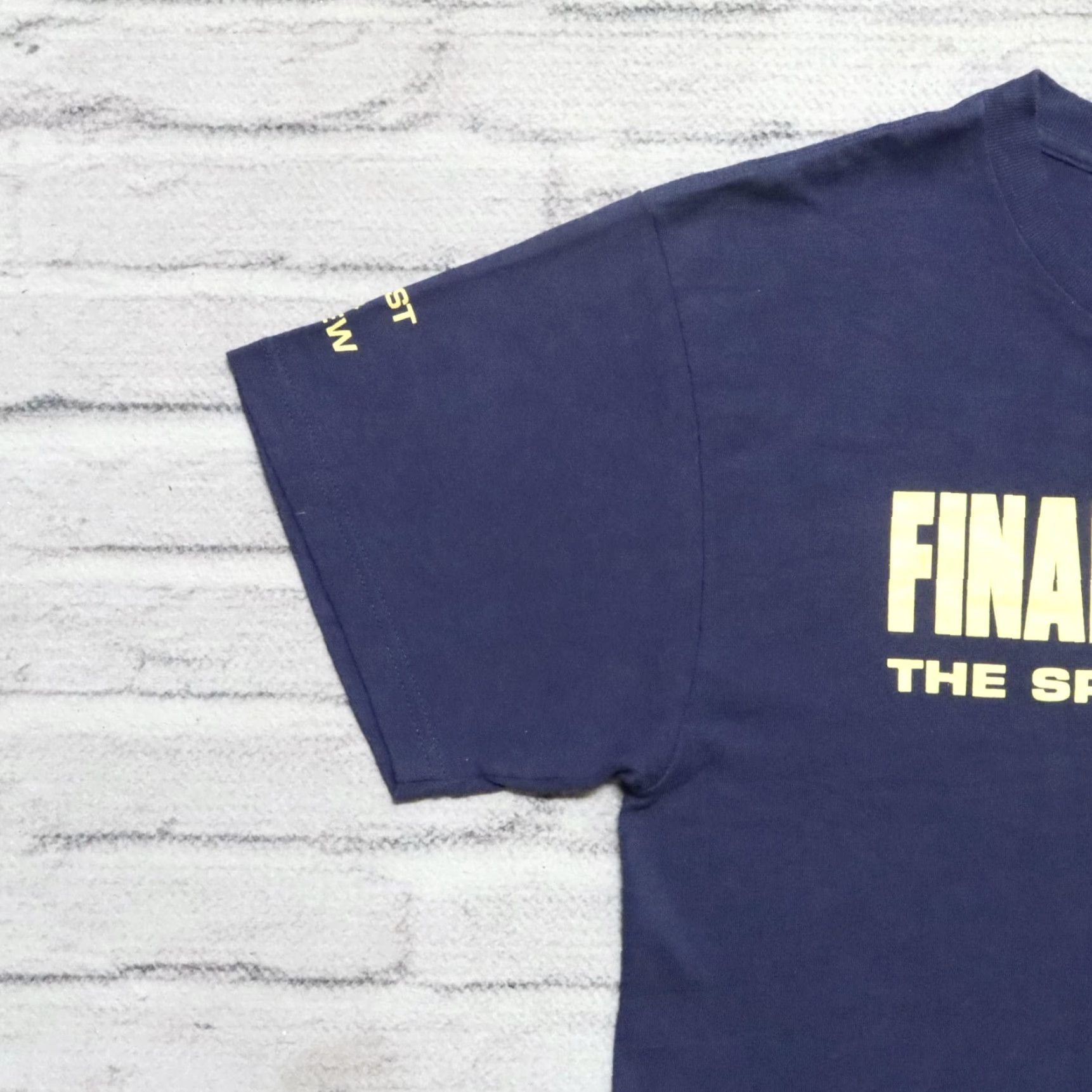 Hanes VINTAGE Final Fantasy The Spirits Within Shirt Mens Tee Size L Blue - 90s 90s style? Size US L / EU 52-54 / 3 - 4 Thumbnail