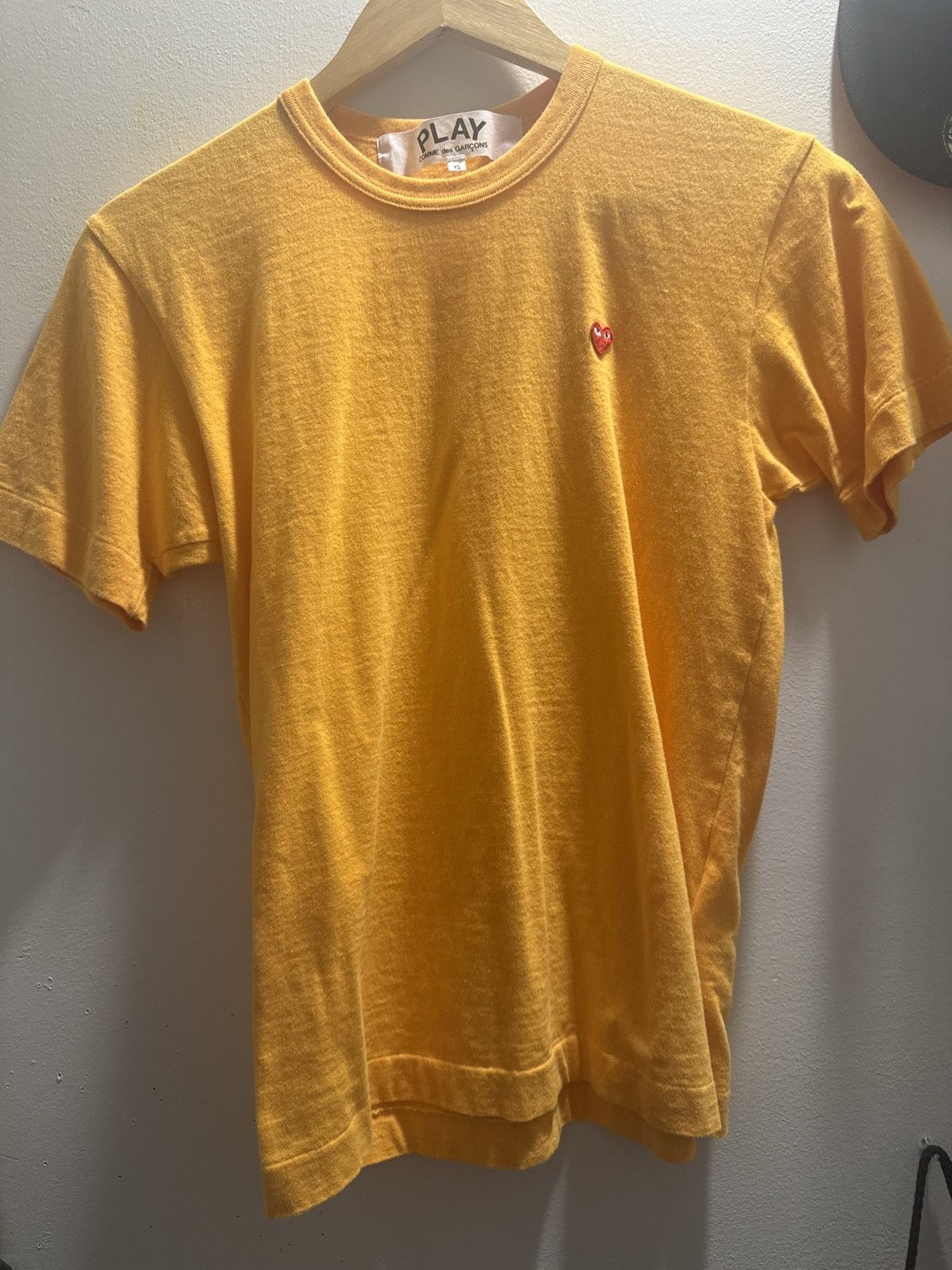Comme des Garcons PLAY Comme des garçons play - yellow - small (fits like xs) Size US S / EU 44-46 / 1 - 9 Thumbnail