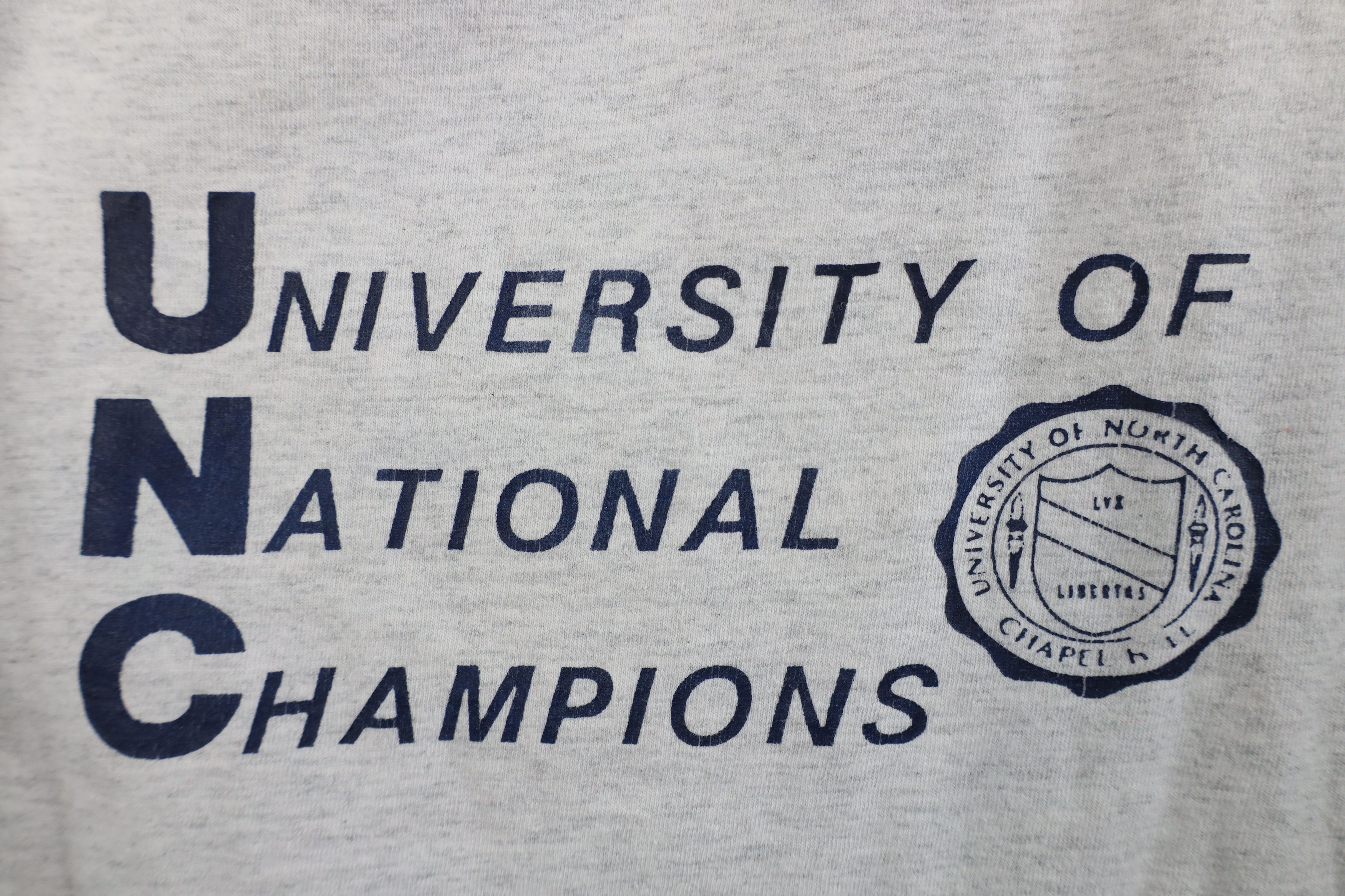 Vintage Vintage 90s University of North Carolina Champs T-Shirt Size US L / EU 52-54 / 3 - 4 Thumbnail