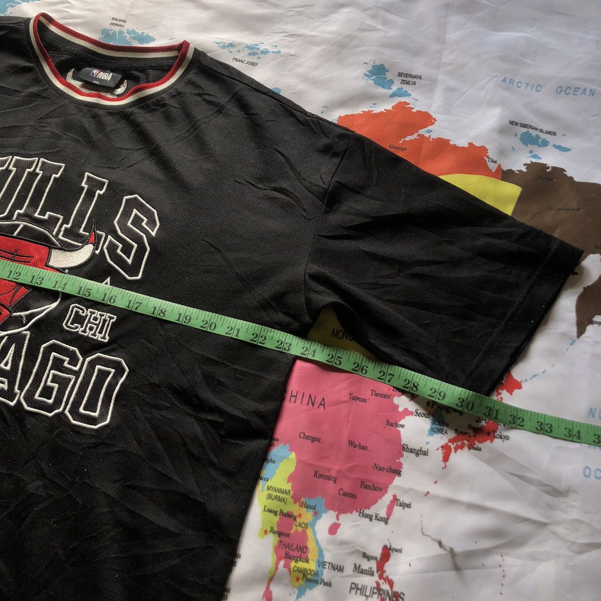 NBA NBA Original Chicago Bulls Oversized Jersey Size US XXL / EU 58 / 5 - 8 Thumbnail