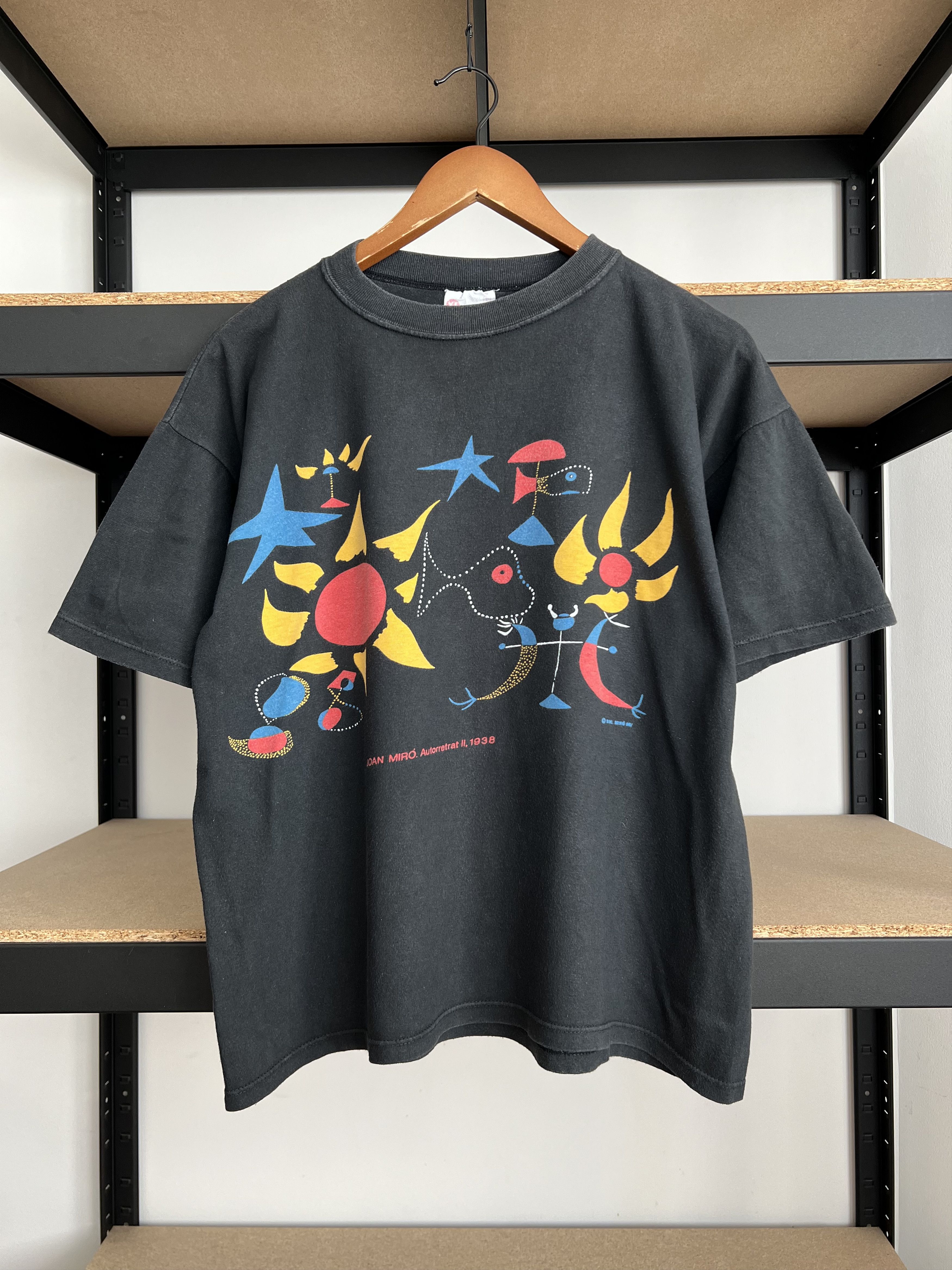 Arts & Science Vintage 1998 Joan Miro Suc Miro Art Black T-shirt Size US L / EU 52-54 / 3 - 1 Thumbnail