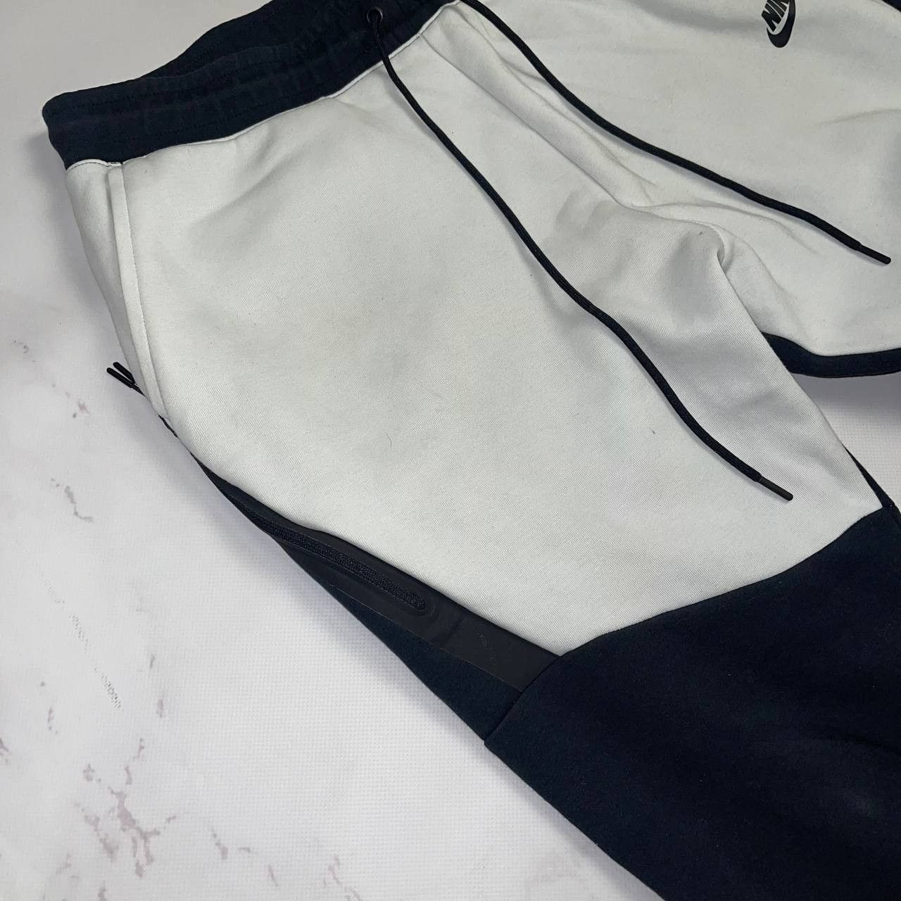 Nike Nike Tech Fleece Jogger - Black/White Size XL Size US 42 / EU 58 - 3 Thumbnail