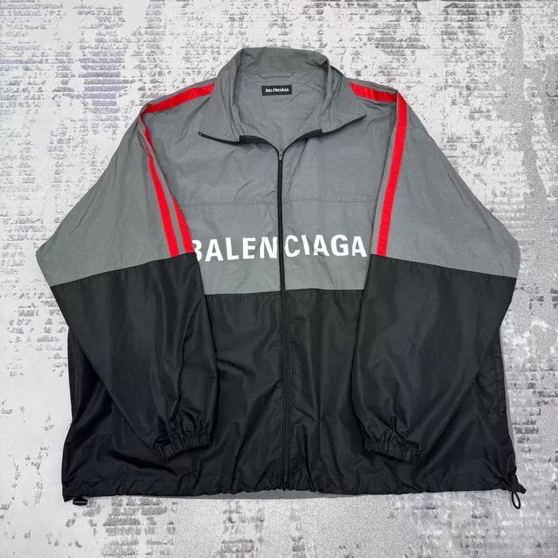 Balenciaga Balenciaga Three-Color Patchwork Logo Nylon Windbreaker Size US S / EU 44-46 / 1 - 1 Thumbnail