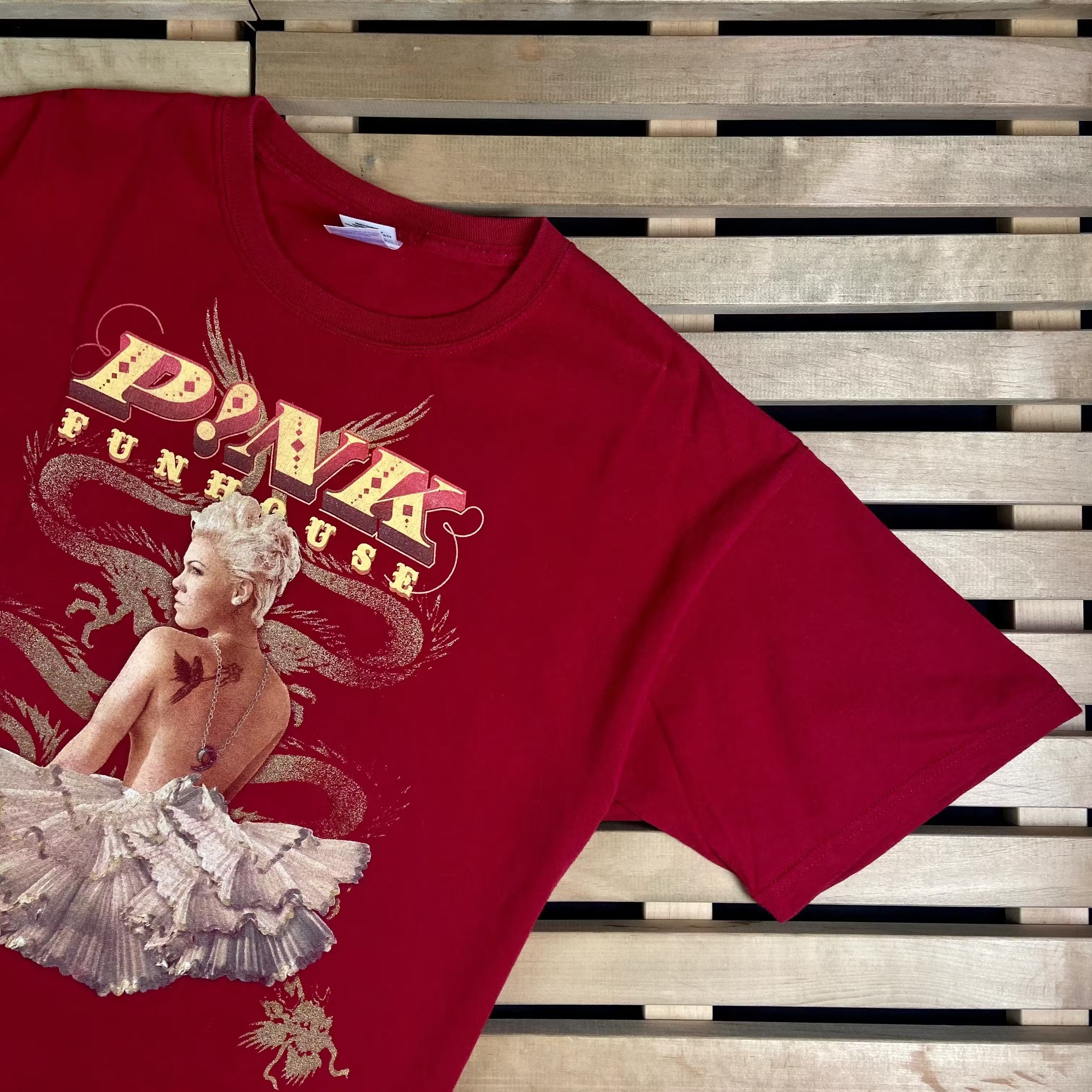 Band Tees × Vintage Mens Vintage T Shirt Pink Funhouse Tour 2009 Size L Size US L / EU 52-54 / 3 - 2 Thumbnail