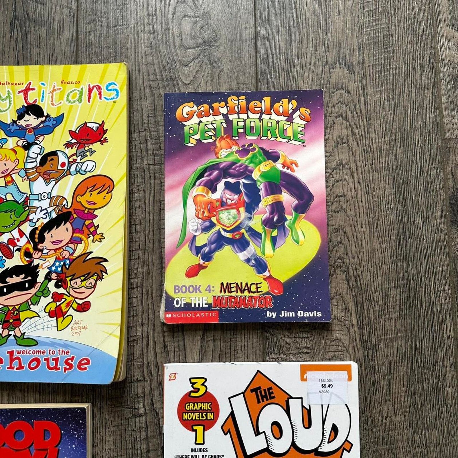 DC Comics × Nickelodeon × Vintage Loud House Garfield Pet Force DC Tiny Titans Comic Book Lot Size ONE SIZE - 3 Thumbnail