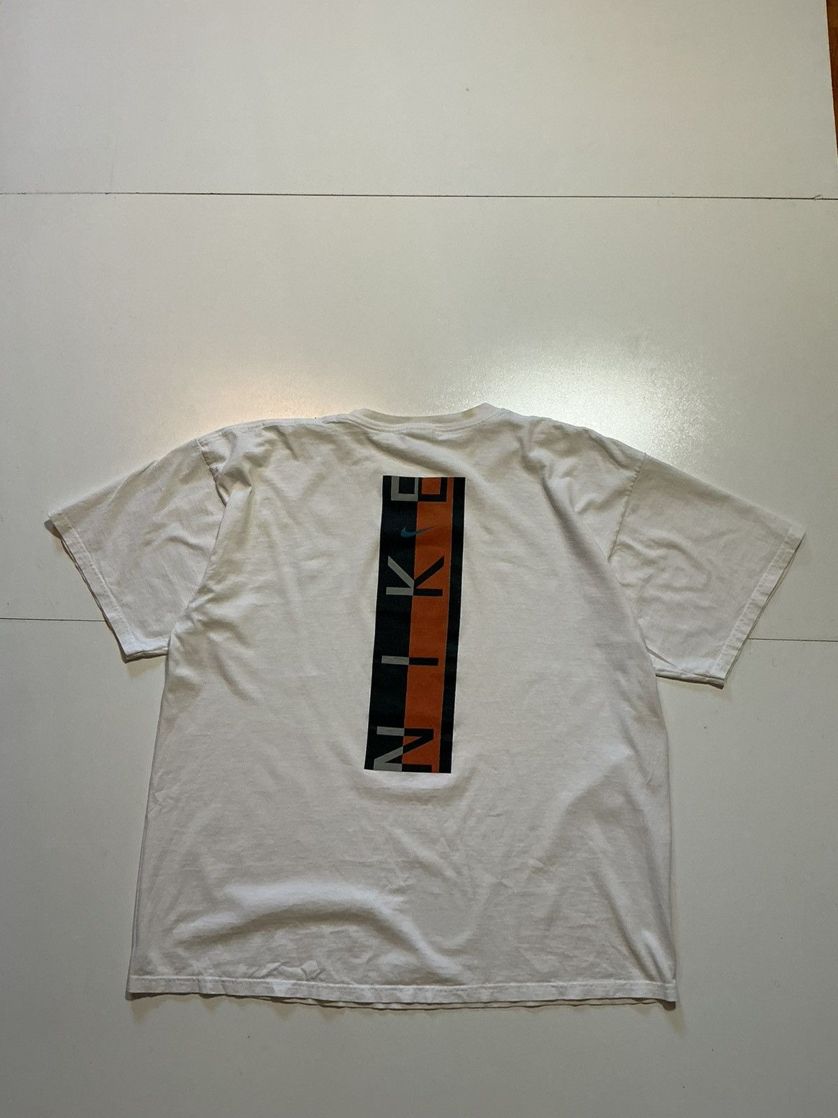 Nike Vintage 90s Nike Box Logo Center Swoosh Graphic T-Shirt Size US XL / EU 56 / 4 - 3 Thumbnail