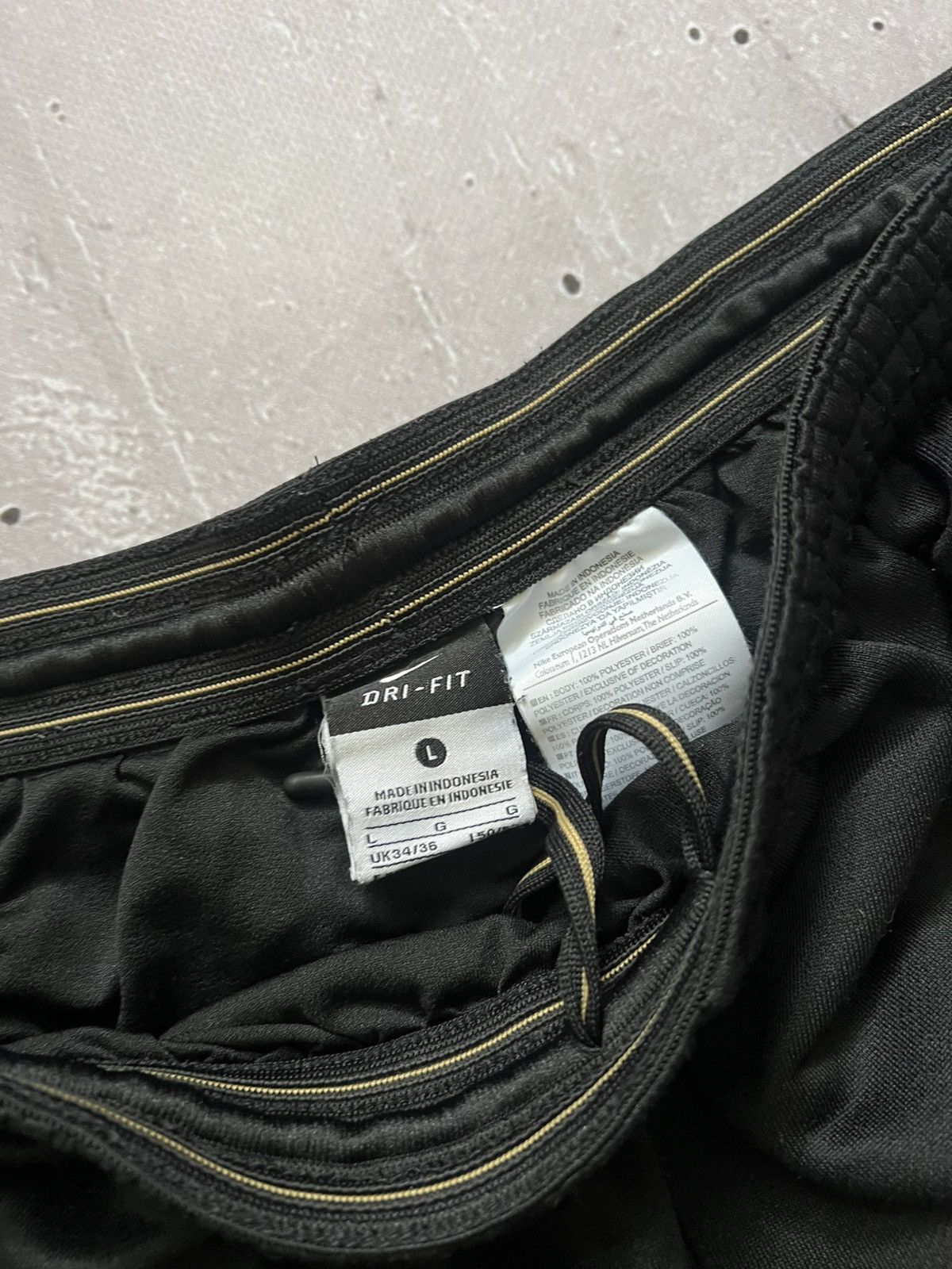 Nike Very Rare Shorts Vintage Nike Y2K Hype Size L Size US 40 / EU 56 - 4 Thumbnail