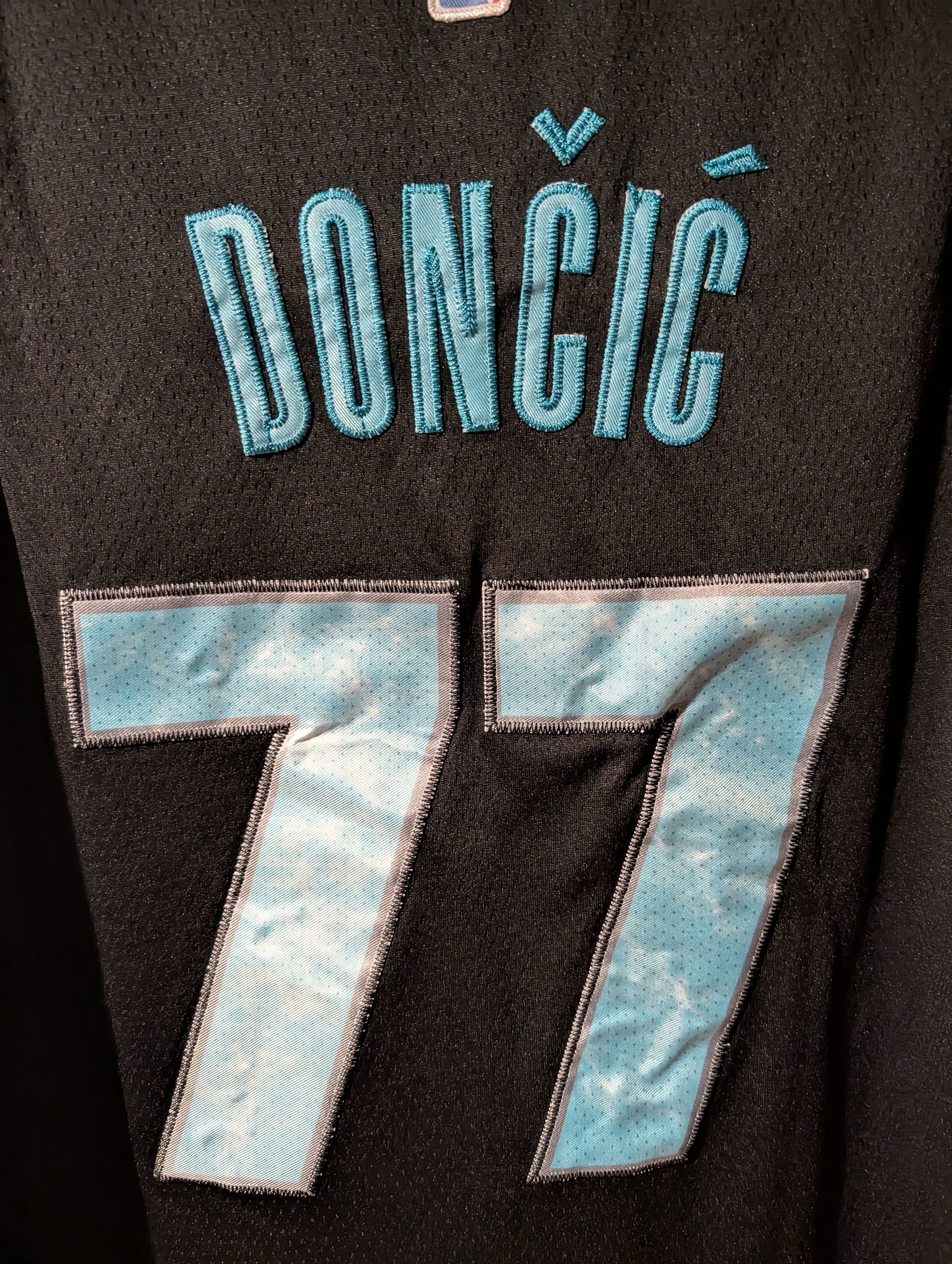 Nike LUKA DONCIC Dallas Mavericks Jersey Nike Black City Edition Size US XL / EU 56 / 4 - 7 Thumbnail