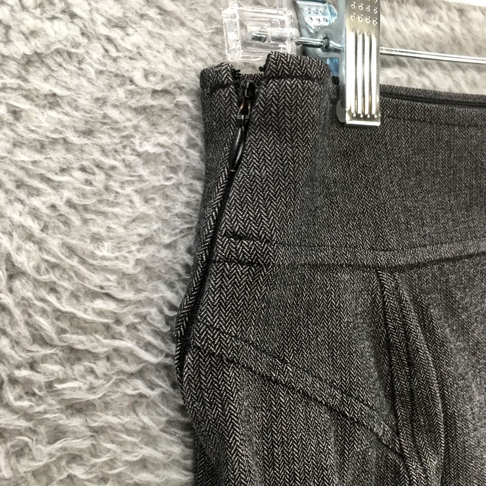 Banana Republic Banana Republic Stretch Straight & Pencil Skirts Womens 4 Gray Pleated Front Skirt Knee Length Womens 4 Gray Vintage No Size 27" / US 4 / IT 40 - 6 Thumbnail