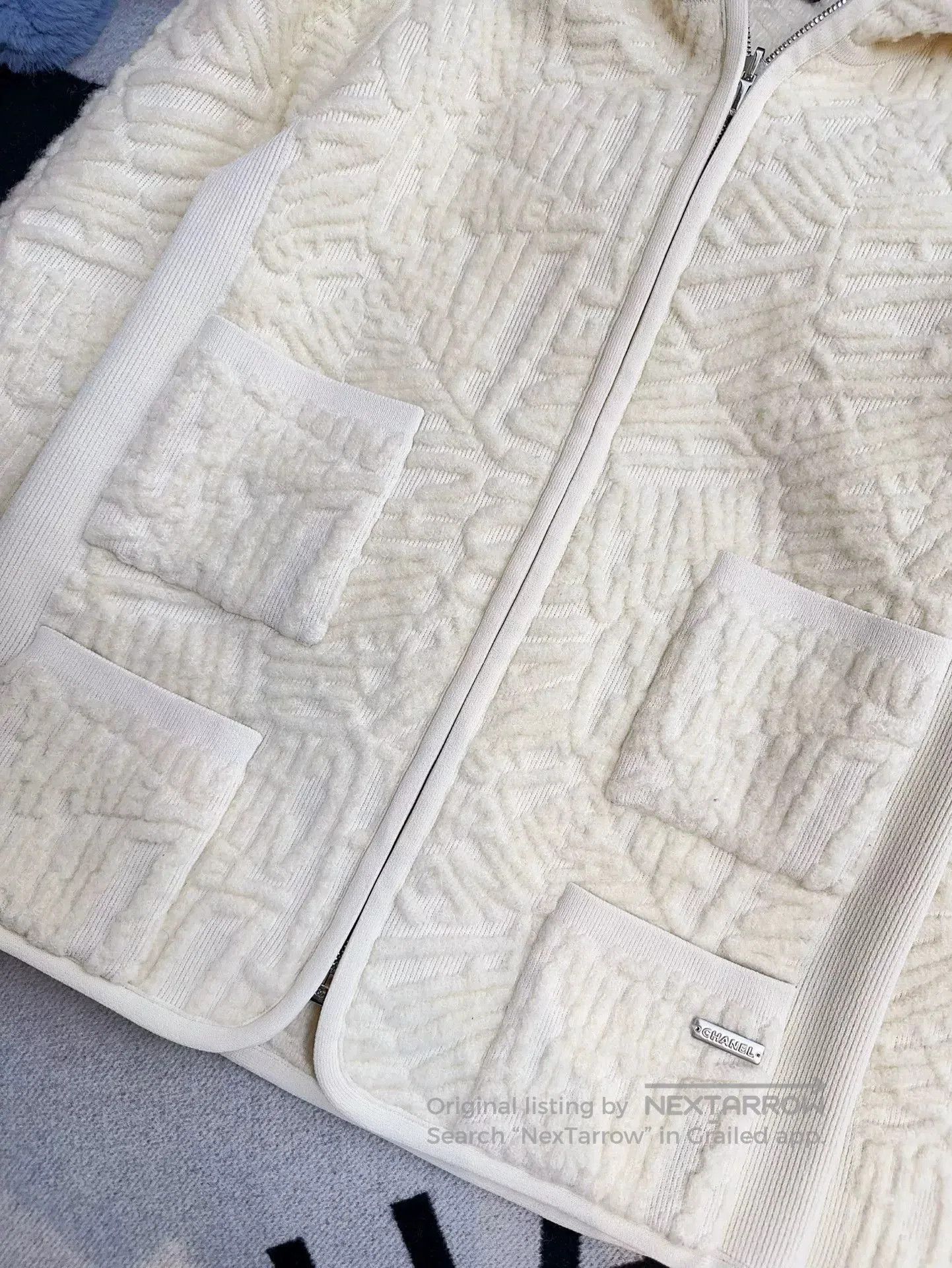 Chanel Chanel 21N Coco Neige Logo Jacket. Size US M / EU 48-50 / 2 - 4 Thumbnail