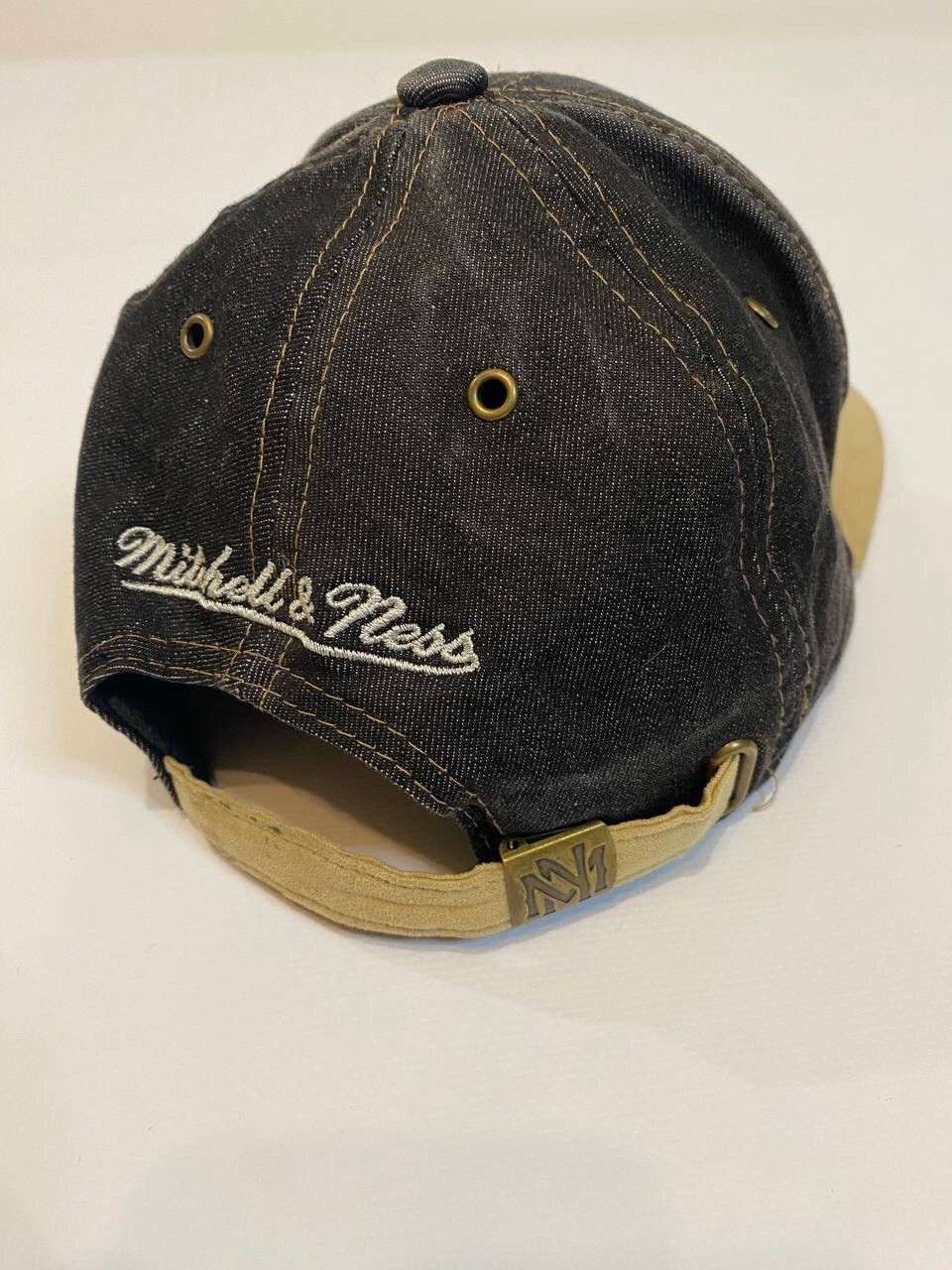 NHL Vintage NHL Los Angeles Kings Cap Mitchell Ness Snapback Size ONE SIZE - 4 Thumbnail