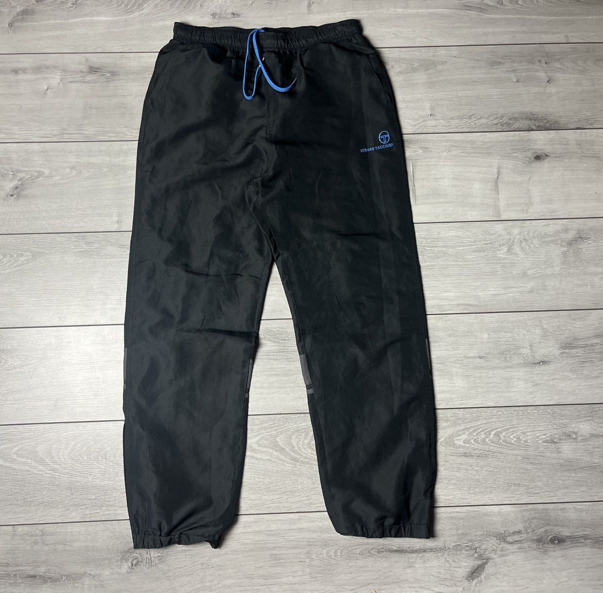 Sergio Tacchini Sergio Tacchini Nylon Pants logo track pants size Large Size US 34 / EU 50 - 1 Thumbnail