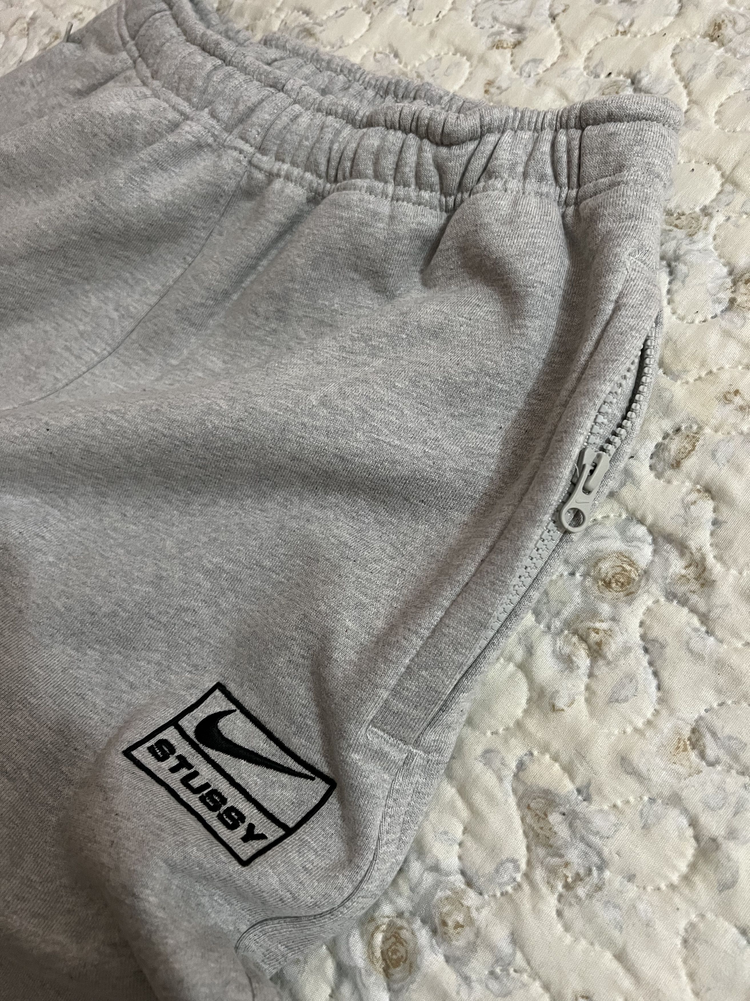 Nike × Stussy XS Nike Stussy Fleece Sweatpants Grey FW25 Fleece joggers Size US 30 / EU 46 - 7 Thumbnail