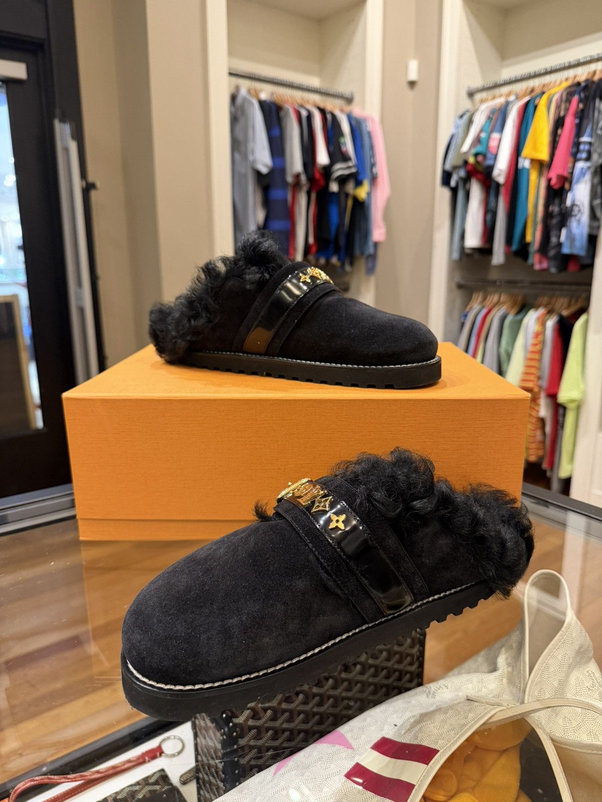 Louis Vuitton Louis Vuitton Winterbreak Suede Fur Lined Slip-On Clog Mule Size US 5 / EU 37 - 2 Thumbnail