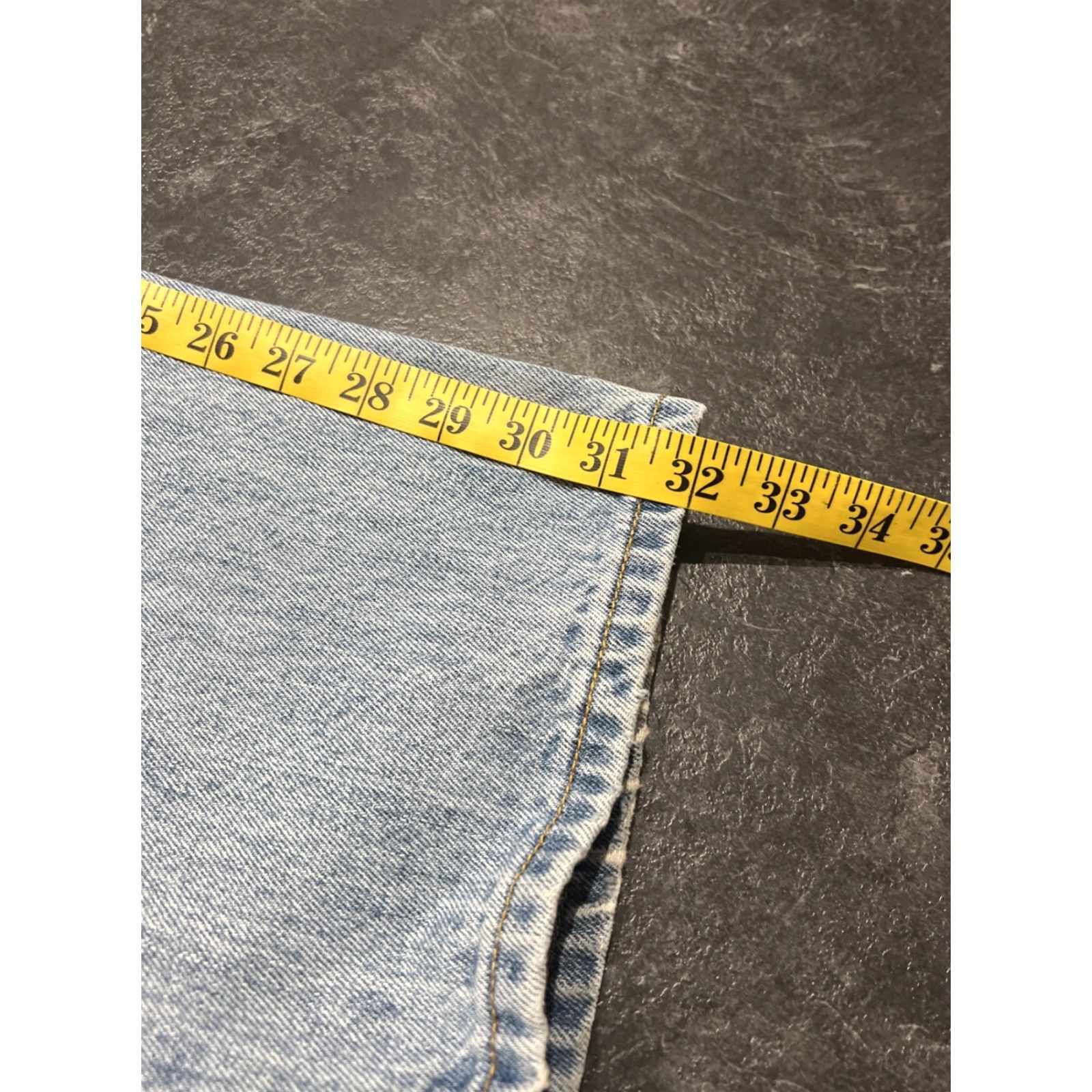 Levi's Levi's 501 Jeans Mens 33x32 Blue Denim Straight Button Fly Medium Wash Regular Size US 33 - 7 Thumbnail