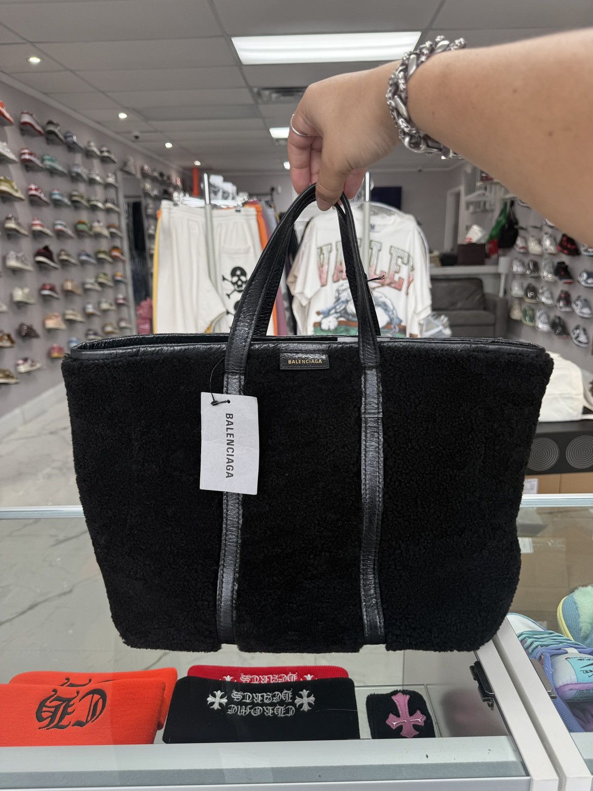 Balenciaga Balenciaga Barbes Medium East-West Shopper Bag in Shearling Size ONE SIZE - 1 Thumbnail