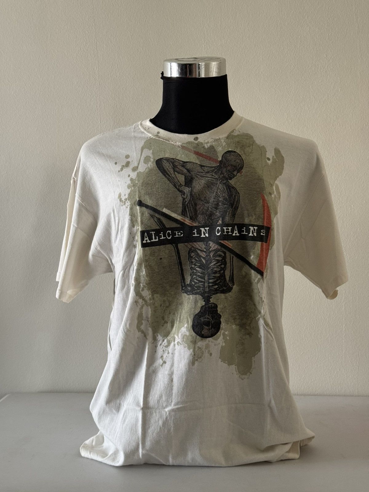 Band Tees Vintage Alice In Chains tshirt Size US XL / EU 56 / 4 - 1 Thumbnail