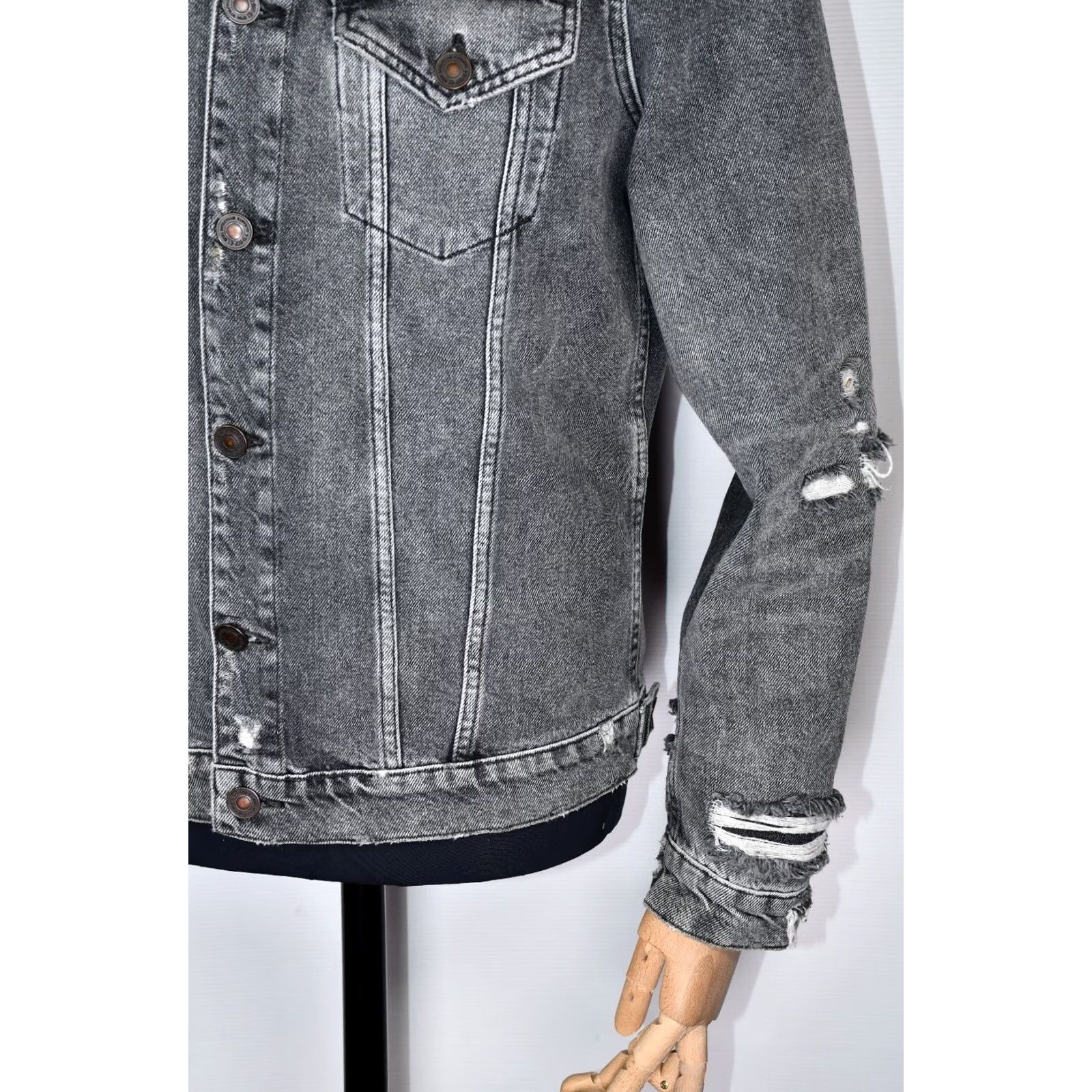 Allsaints All Saints BELTAR Denim Jacket Mens M Gray Cotton Denim Jacket Regular Fit Casual 100% Cotton Front Button Short Description Included Size US M / EU 48-50 / 2 - 5 Thumbnail