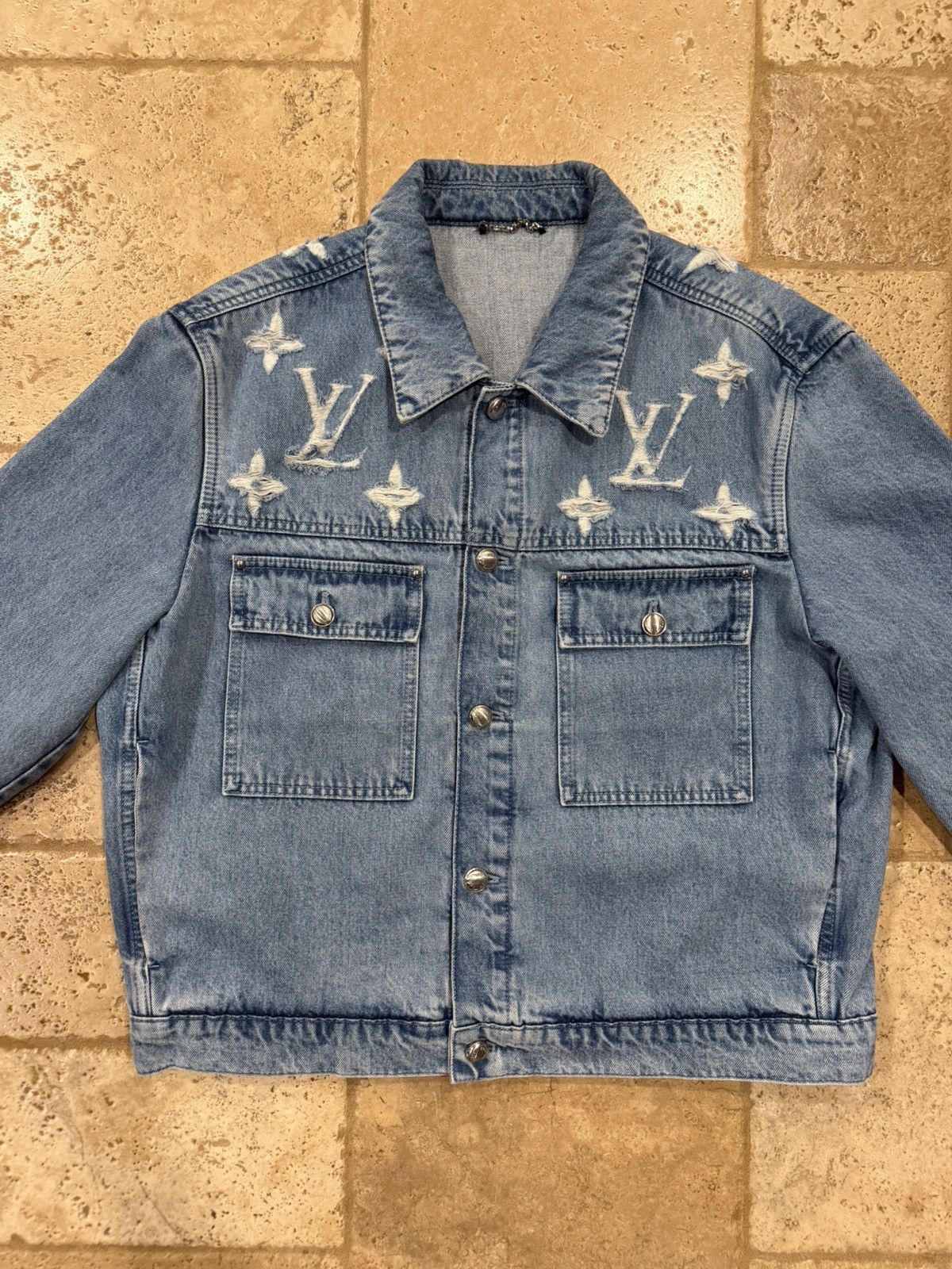 Louis Vuitton Louis Vuitton Frayed Distress Monogram Denim Trucker Jacket Size US XL / EU 56 / 4 - 8 Thumbnail