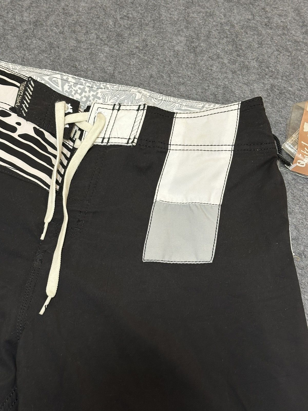 Quiksilver Quiksilver board shorts pants. Size US 32 / EU 48 - 7 Thumbnail
