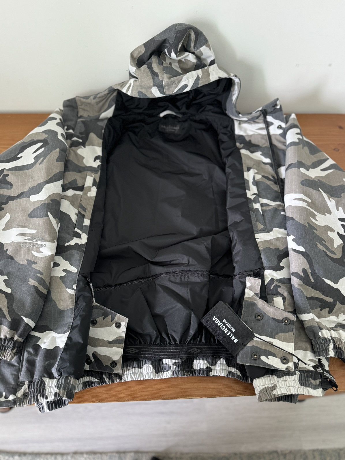 Balenciaga Balenciaga Ski Parka Grey Camo - Size L Size US L / EU 52-54 / 3 - 6 Thumbnail
