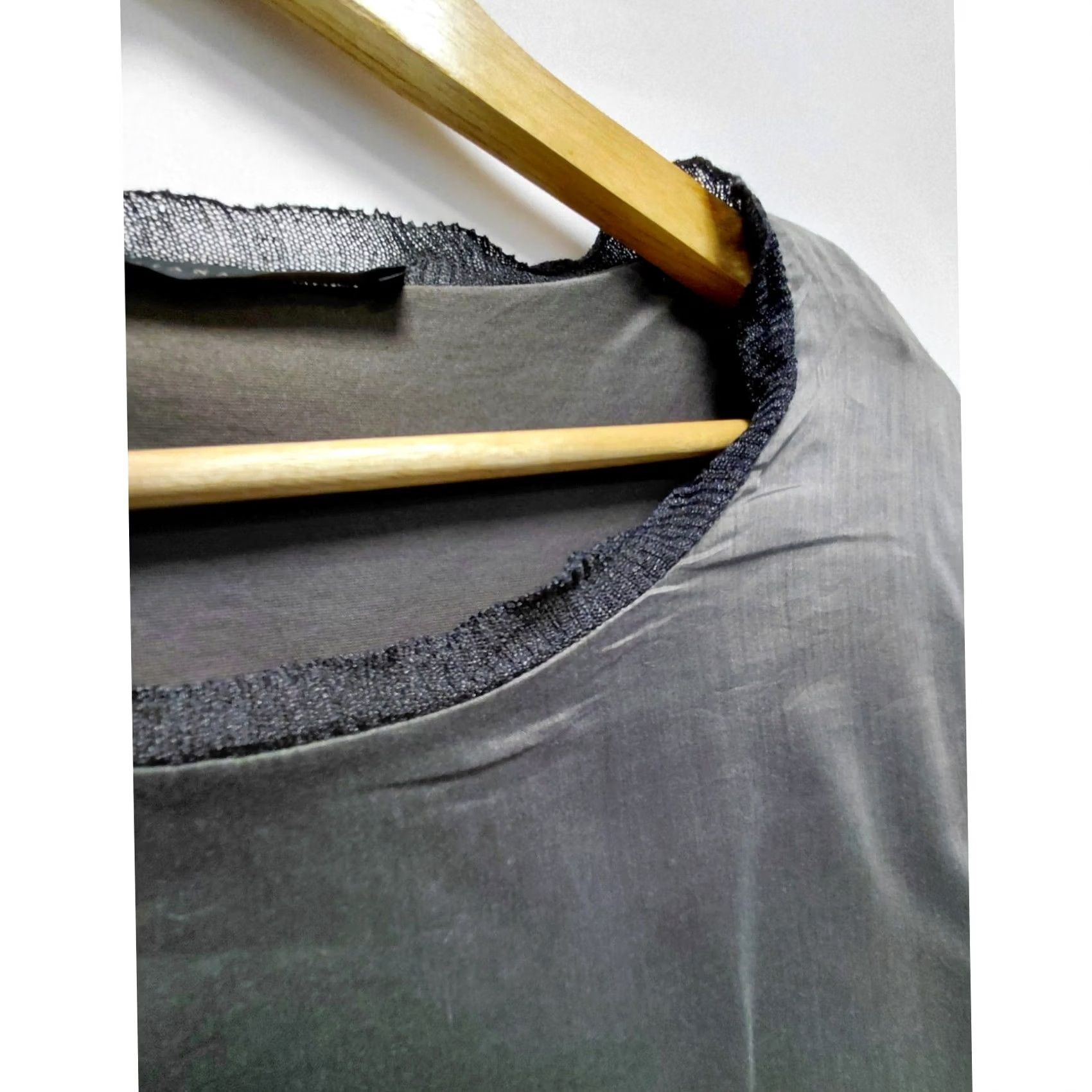 Fabiana Filippi Fabiana Filippi Silk Blend Top Gray Solid 3/4 Sleeve Women Size M Crew Neck Blouse Casual Business, Italy, Dry Clean Only Size M / US 6-8 / IT 42-44 - 3 Thumbnail