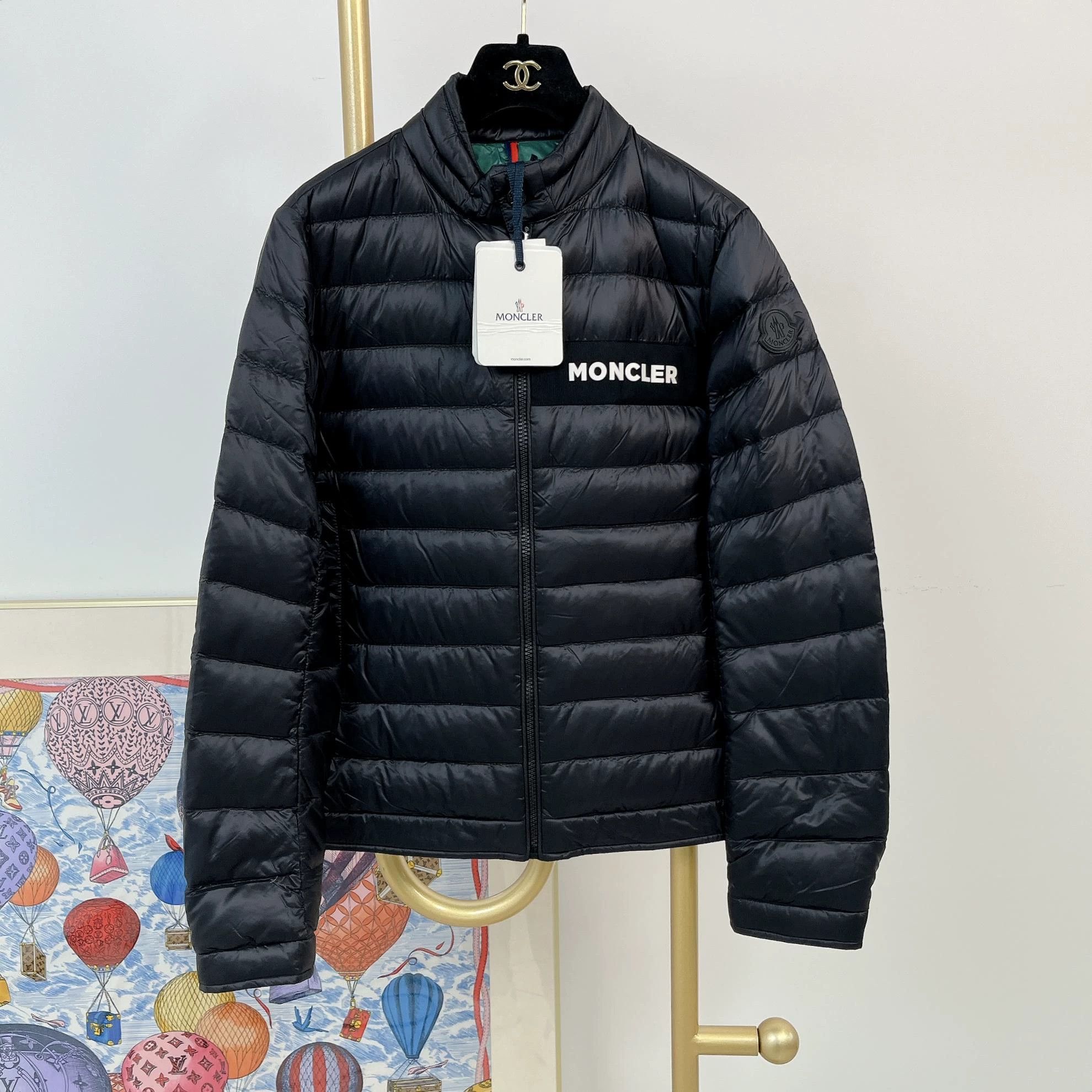 Moncler Moncler Black Down Jacket 14A 1592 Size US XXS / EU 40 - 1 Thumbnail