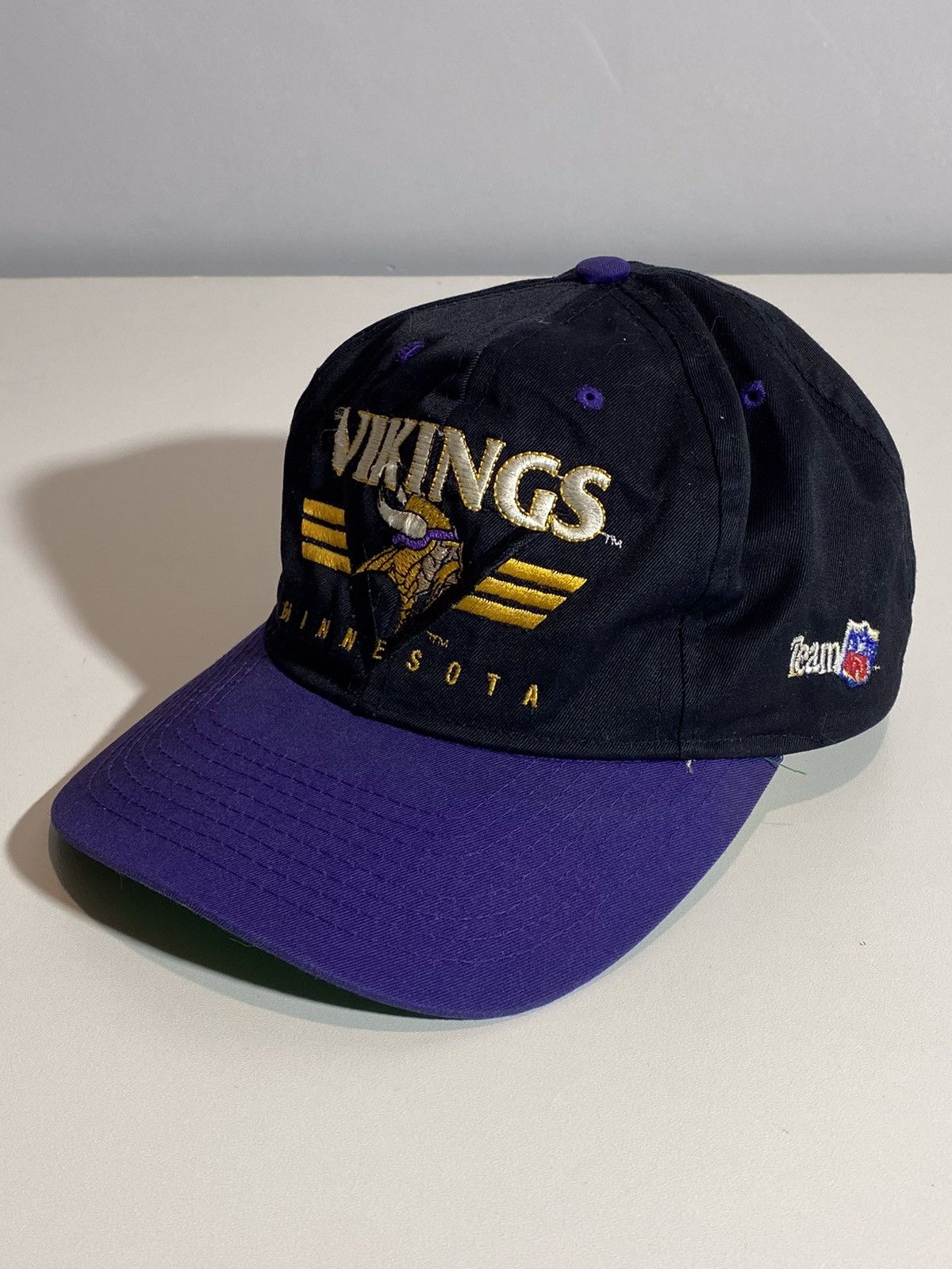 NFL Vintage 90s Vikings Minnesota NFL streetwear baseball hat Size ONE SIZE - 1 Thumbnail