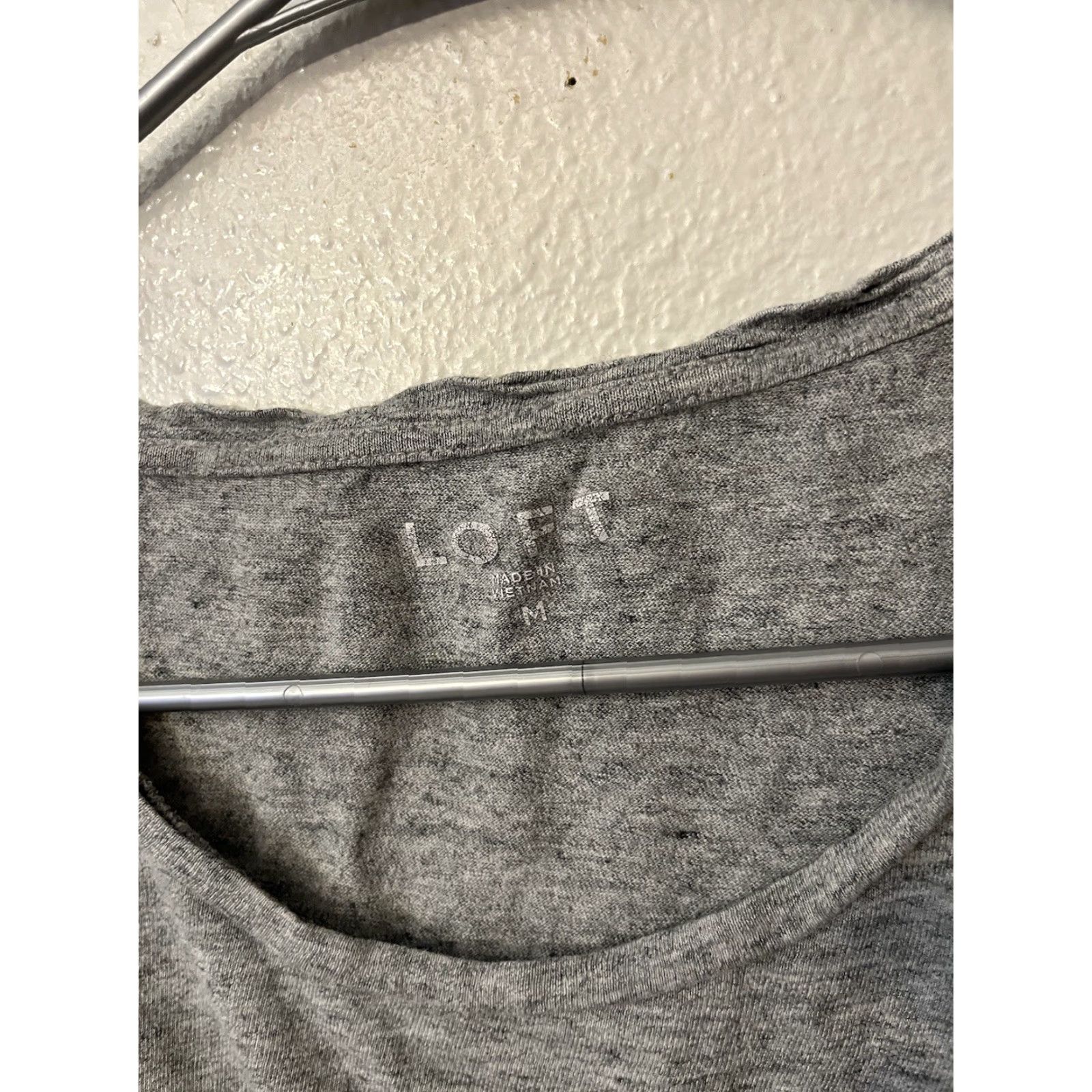 Ann Taylor LOFT Womens T-Shirt Gray Solid Crew Neck Long Sleeve Stretch Top Tee Medium Size L / US 10 / IT 46 - 3 Thumbnail