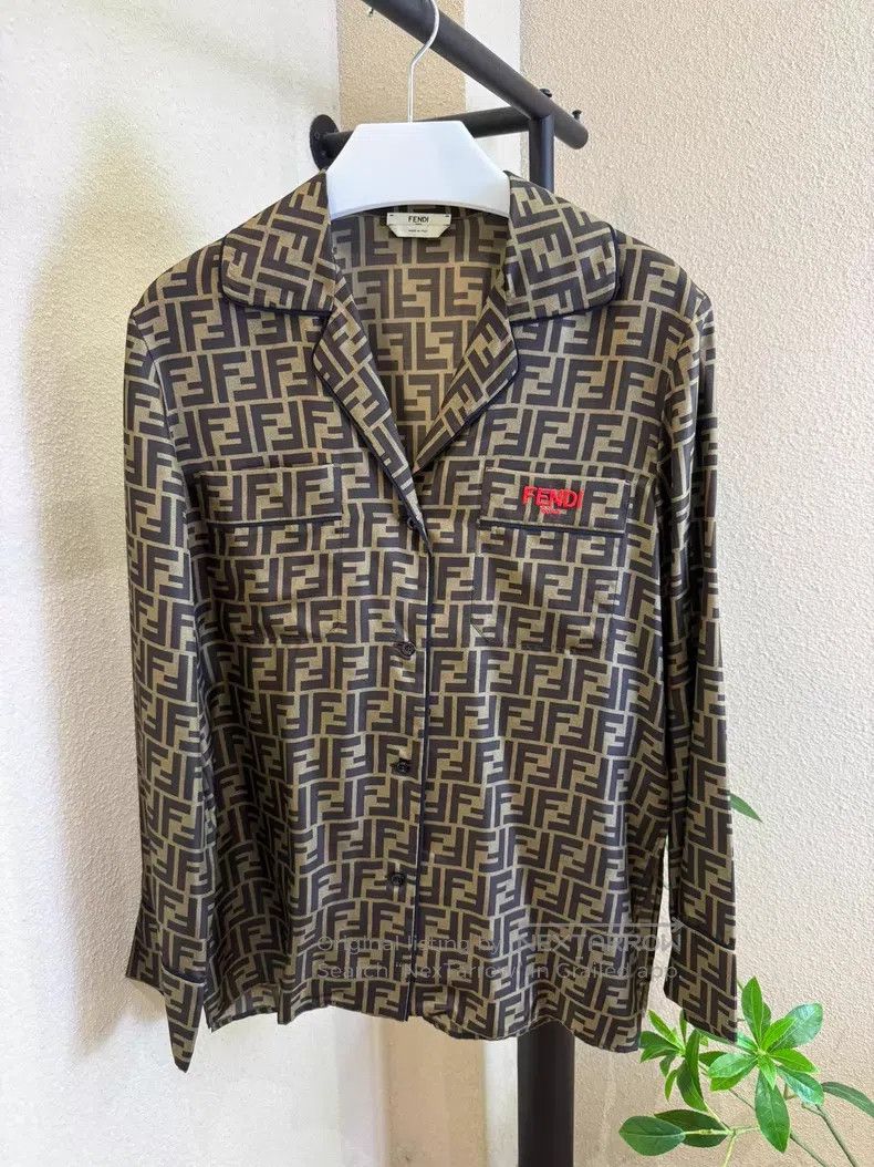 Fendi Fendi Classic Monogram Logo Silk Shirt Size XS / US 0-2 / IT 36-38 - 1 Thumbnail