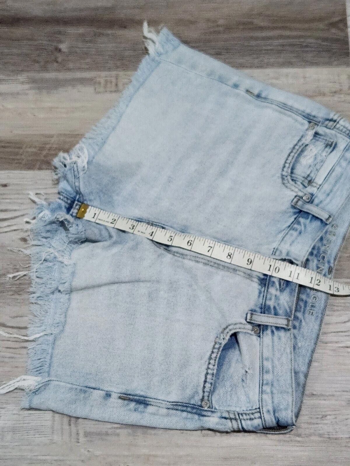 Designer American Eagle Mom Jean Shorts Size 8 Cut Off Light Wash Size 30" / US 8 / IT 44 - 7 Thumbnail