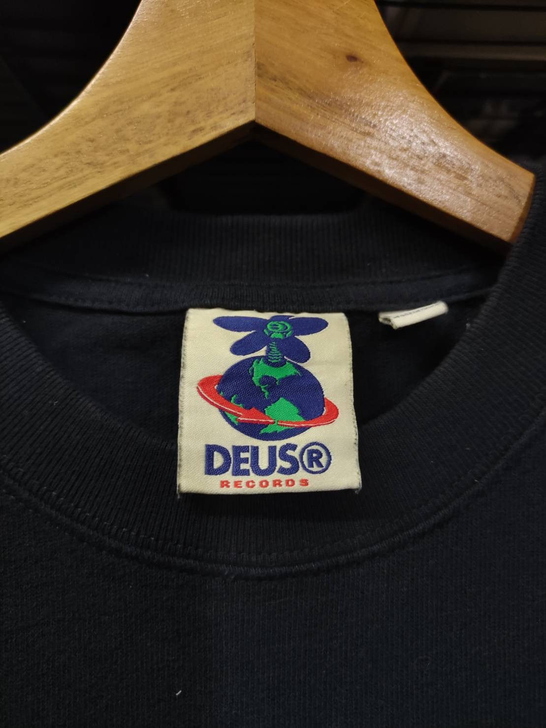 Deus Ex Machina Deus Ex Machina " Embrace " T-Shirt Size US XL / EU 56 / 4 - 7 Thumbnail