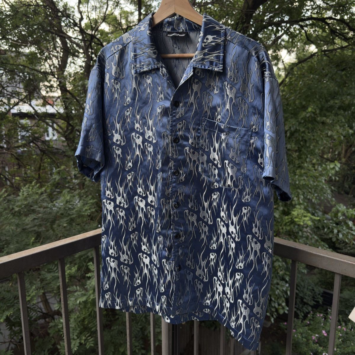 Vintage Y2K Metallic Skull Flame Shirt ERD Grunge Chrome ERL Jnco Size US L / EU 52-54 / 3 - 1 Thumbnail