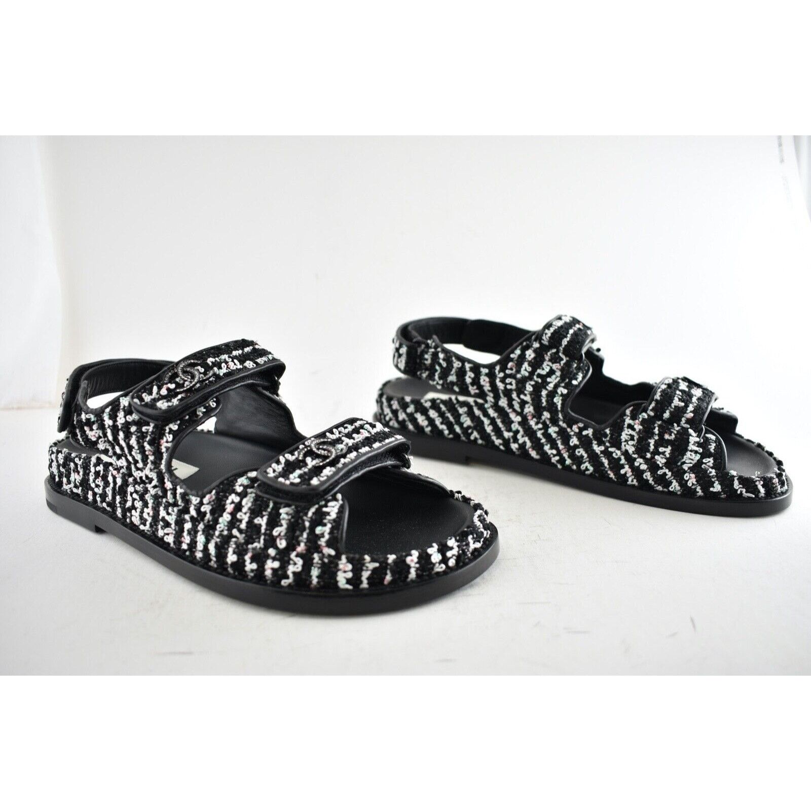 Chanel Chanel 22C Black White Tweed CC Logo Mule Slide Strap Size US 8.5 / IT 38.5 - 5 Thumbnail