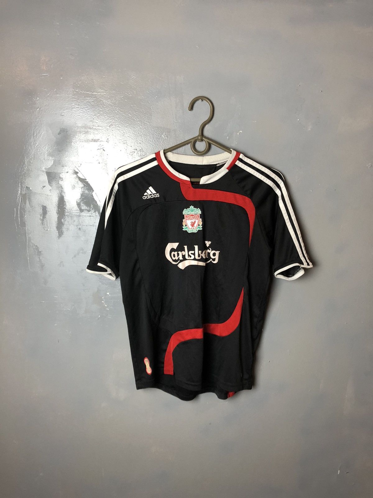 Vintage Vintage soccer jersey Liverpool adidas size xxs Size US XXS / EU 40 - 1 Thumbnail