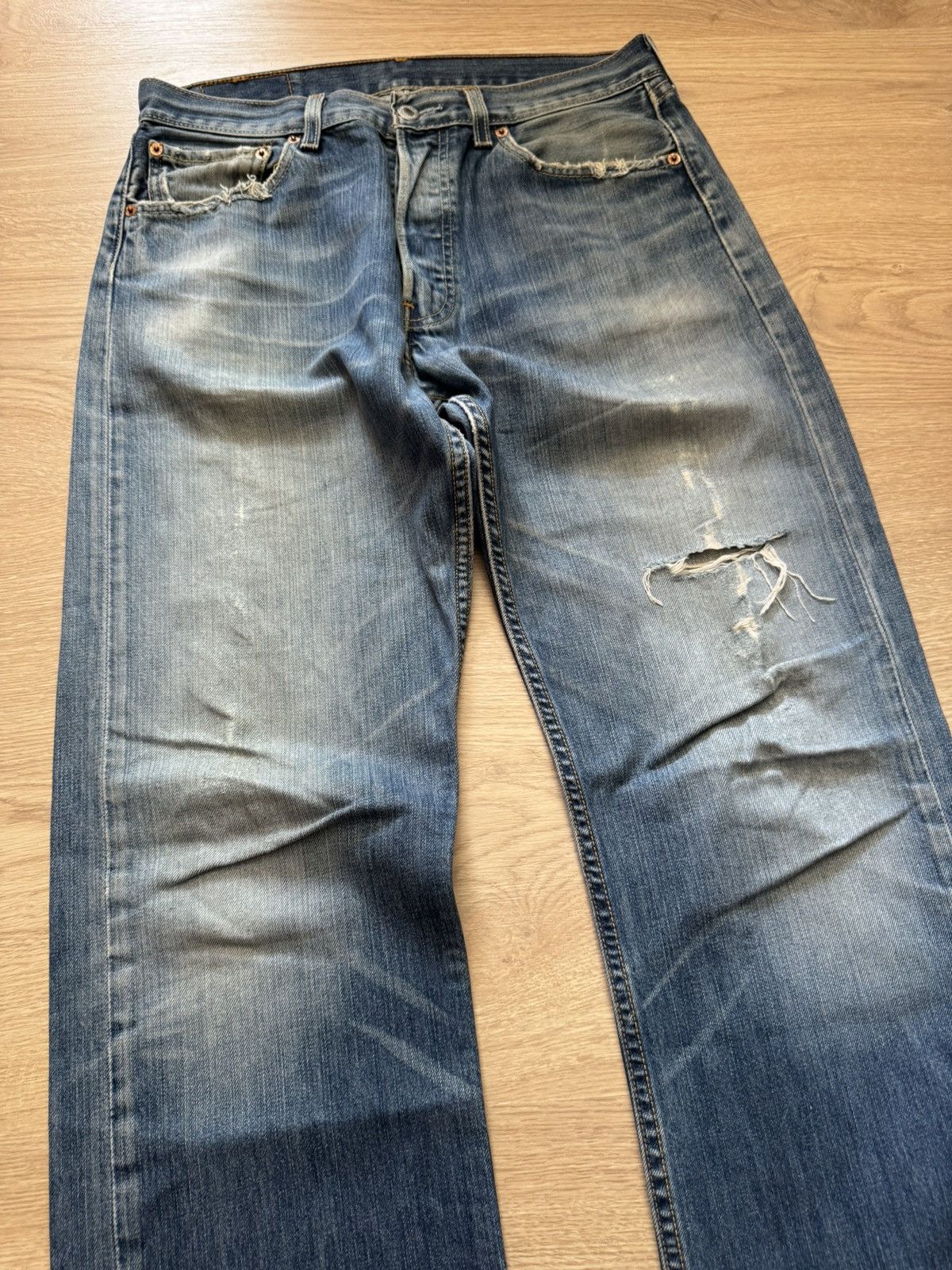 Levi's Vintage Levi’s 501 Distressed Blue Denim Jeans Size US 33 - 2 Thumbnail