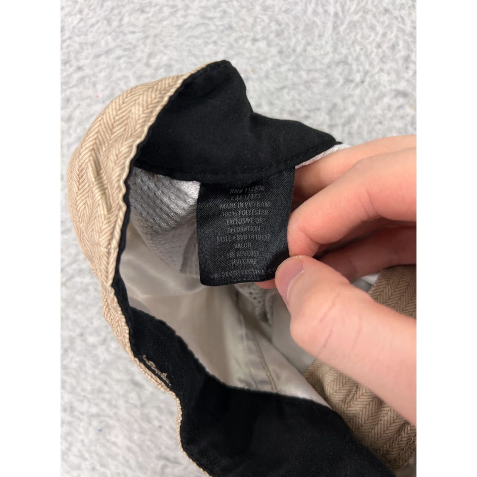 Vintage Valor Shorts Men 28 Beige Herringbone 100% Polyester Cargo Pocket Elastic Waist Logo Be Size US 28 / EU 44 - 4 Thumbnail
