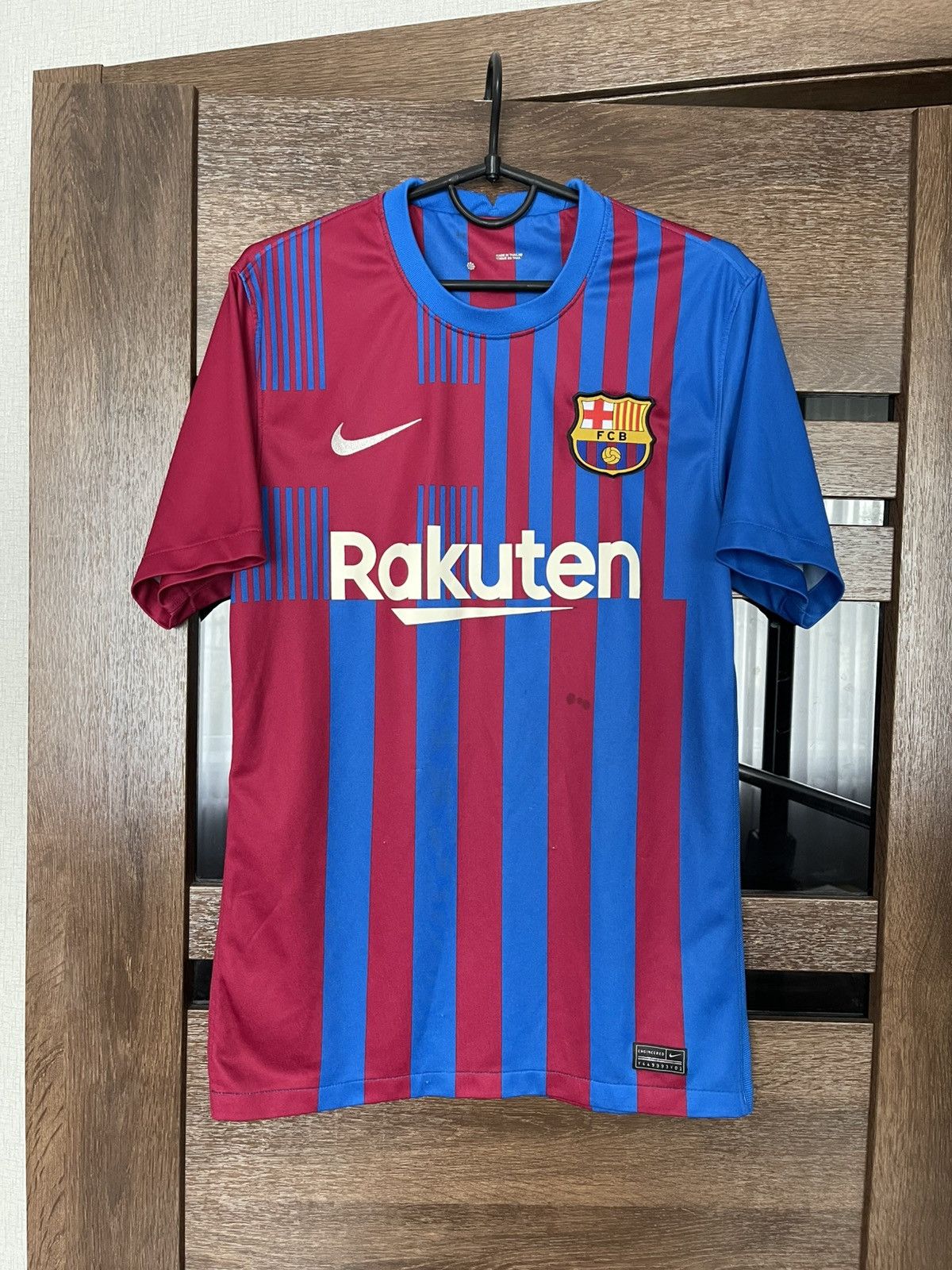 Nike 2021/2022 Nike Barcelona Soccer Jersey T-Shirt Tee Size US S / EU 44-46 / 1 - 2 Thumbnail