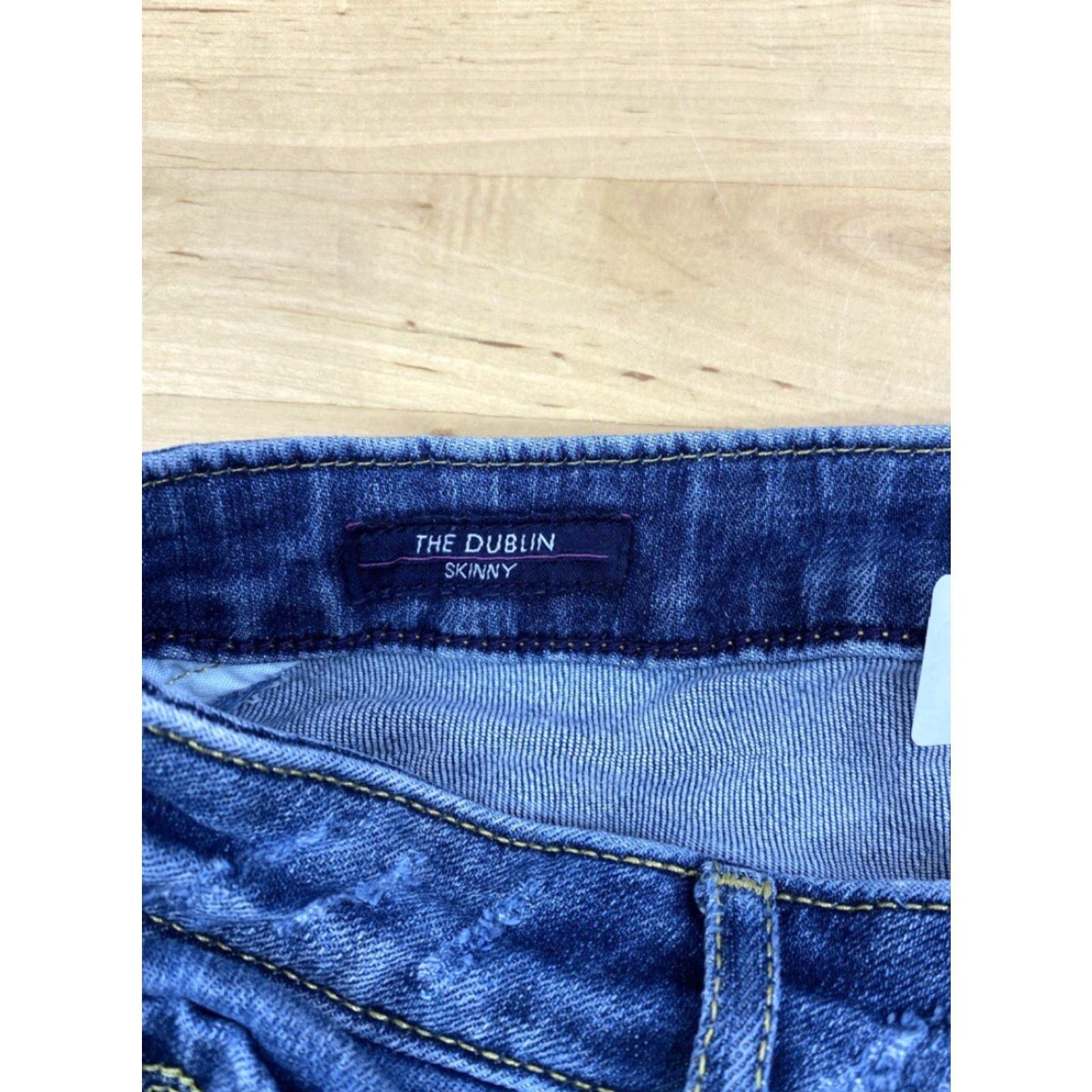 Vintage Womens Vigoss Dublin Denim Skinny Jeans 25x31 Blue Jeans Slim Skinny Denim 25 Womens Size 42" / US 20 - 6 Thumbnail