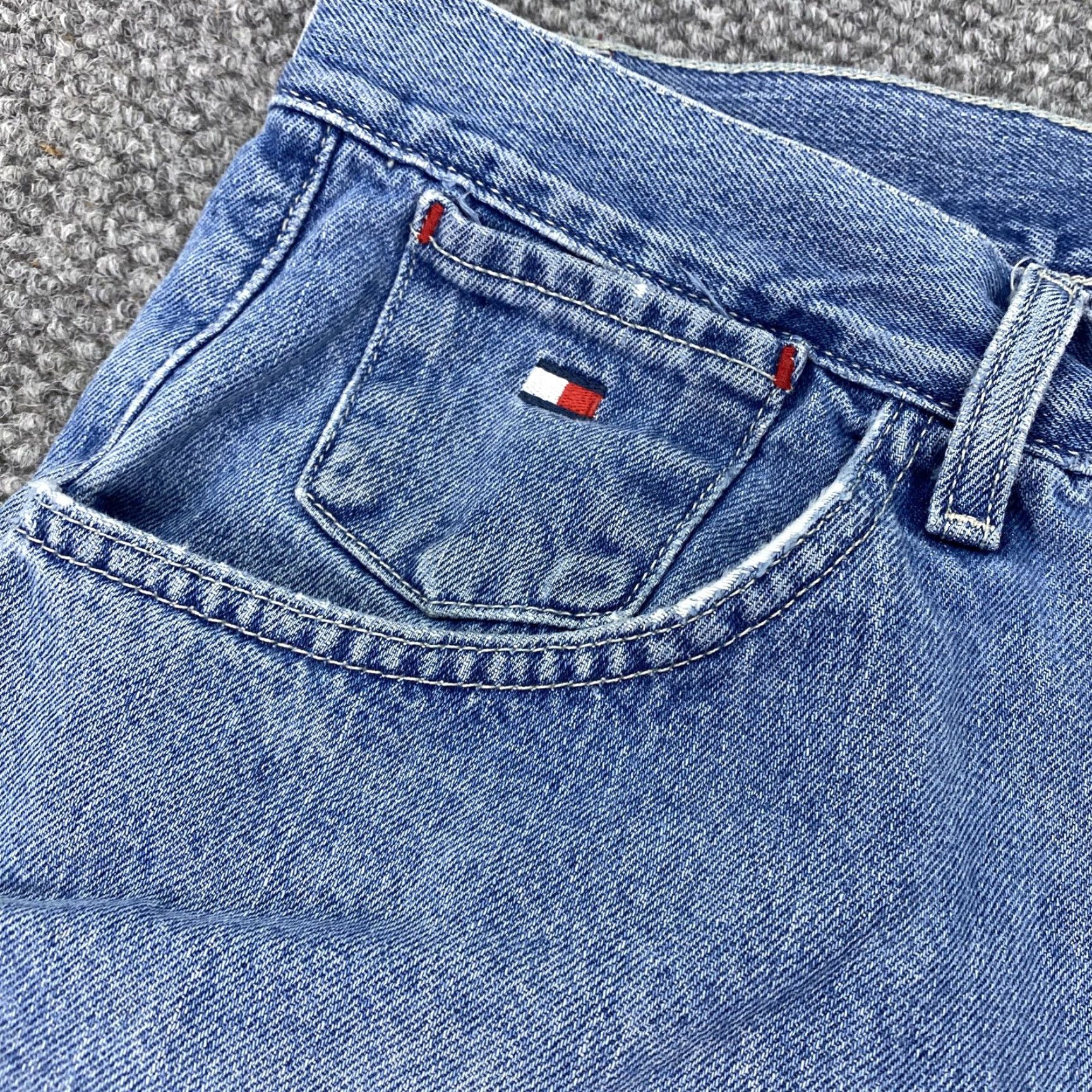 Denime VINTAGE Tommy Jeans Shorts Mens 33 Denim Cargo Distressed 90s Retro Grunge Casual Size US 33 - 3 Thumbnail