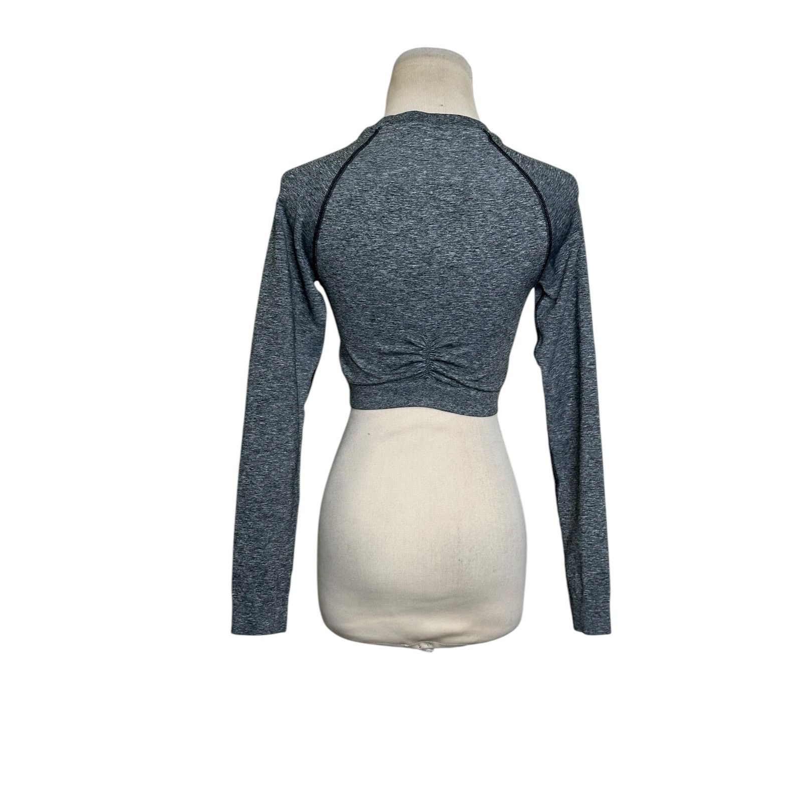 Gymshark Gymshark Adapt Seamless Long Sleeve Crop Top size Small Size S / US 4 / IT 40 - 2 Thumbnail